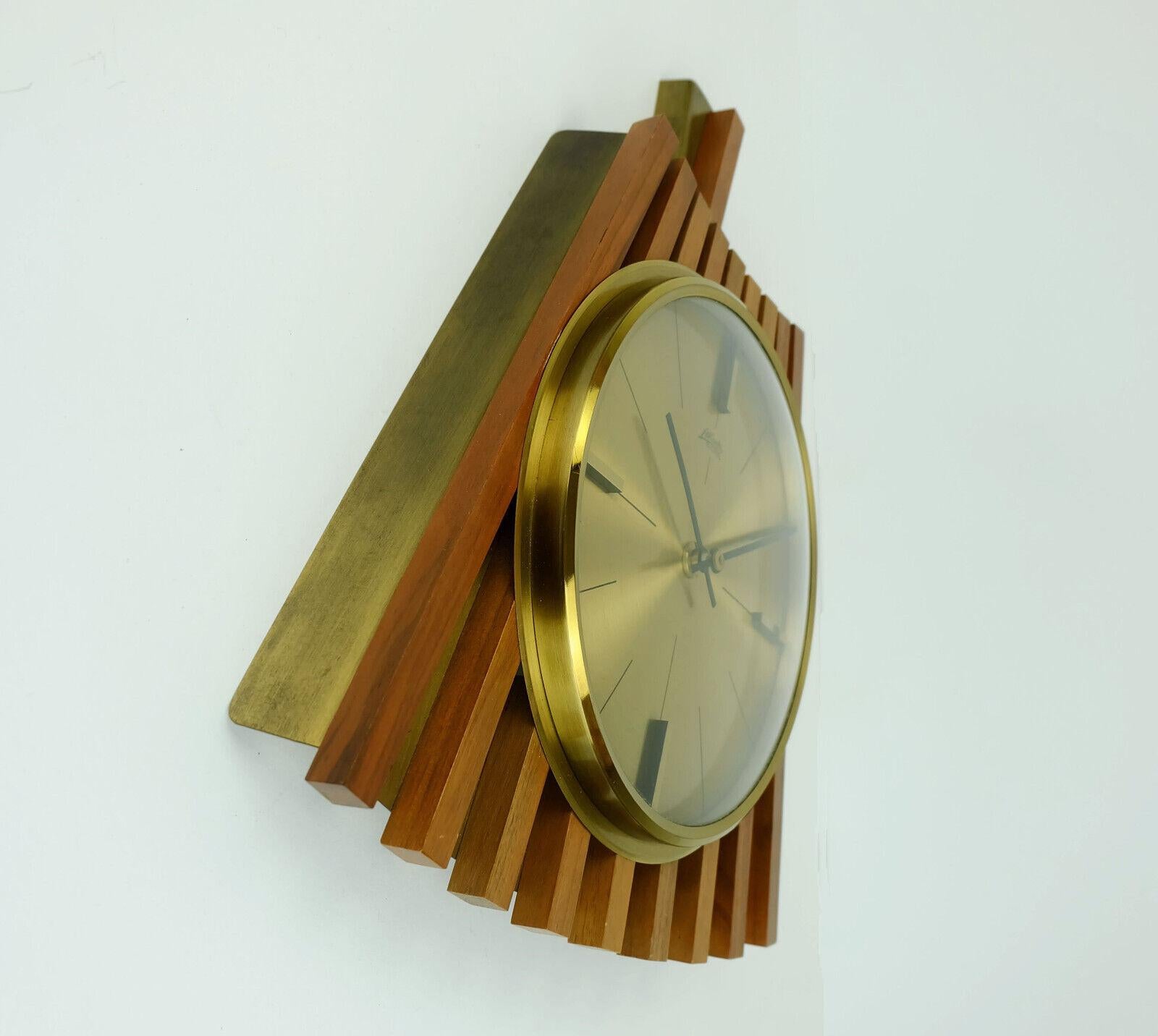 Mid-20th Century Vintage Mid-Century Modern Atlanta Electric Wall Clock Walnut Brass 1960s