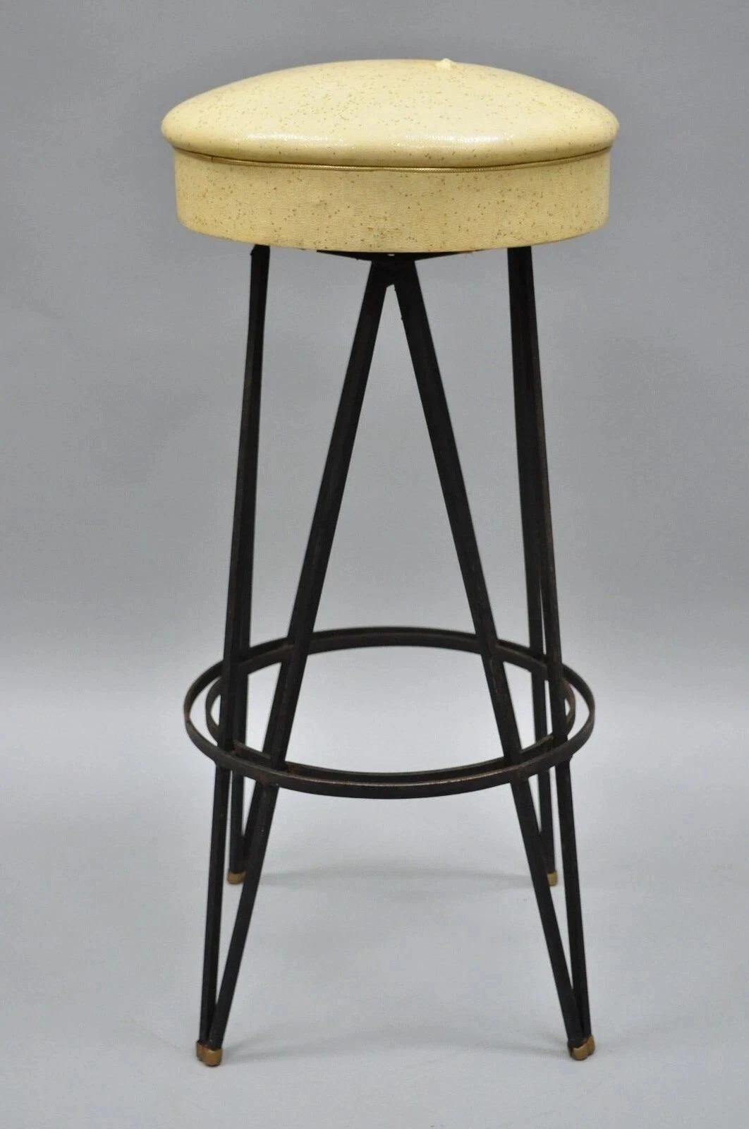 Mid-Century moderno Vintage Mid Century Modern Atomic Era Swivel Wrought Iron Metal Hairpin Barstool in vendita