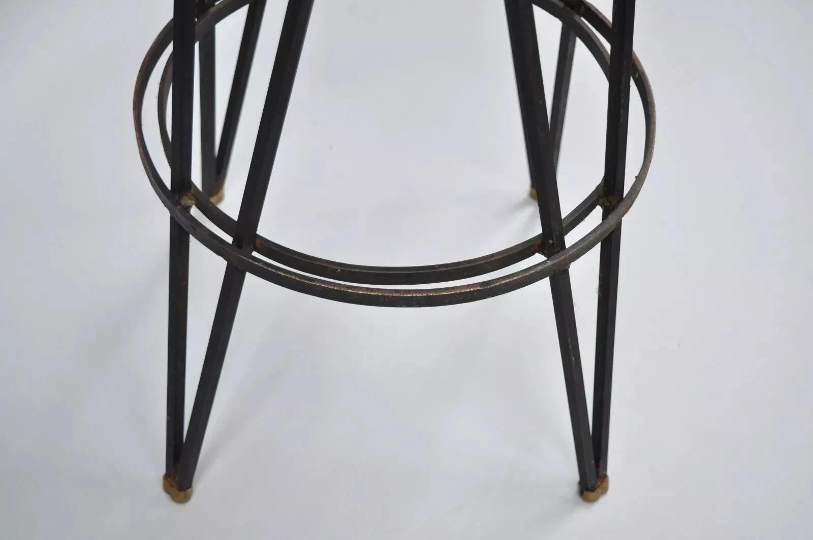 Sconosciuto Vintage Mid Century Modern Atomic Era Swivel Wrought Iron Metal Hairpin Barstool in vendita