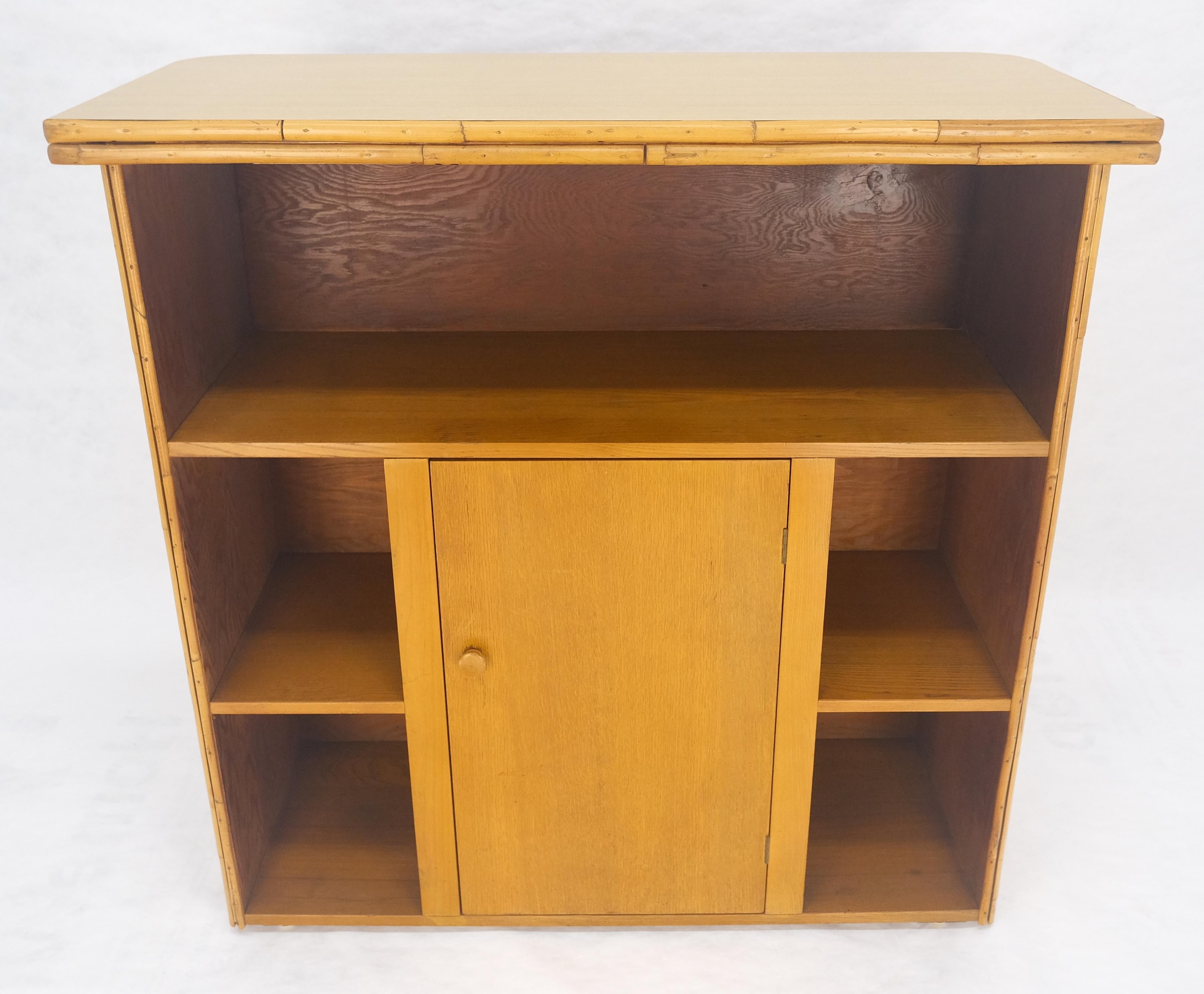 Barra de bar de ratán de bambú y par de taburetes a juego MINT en venta 3