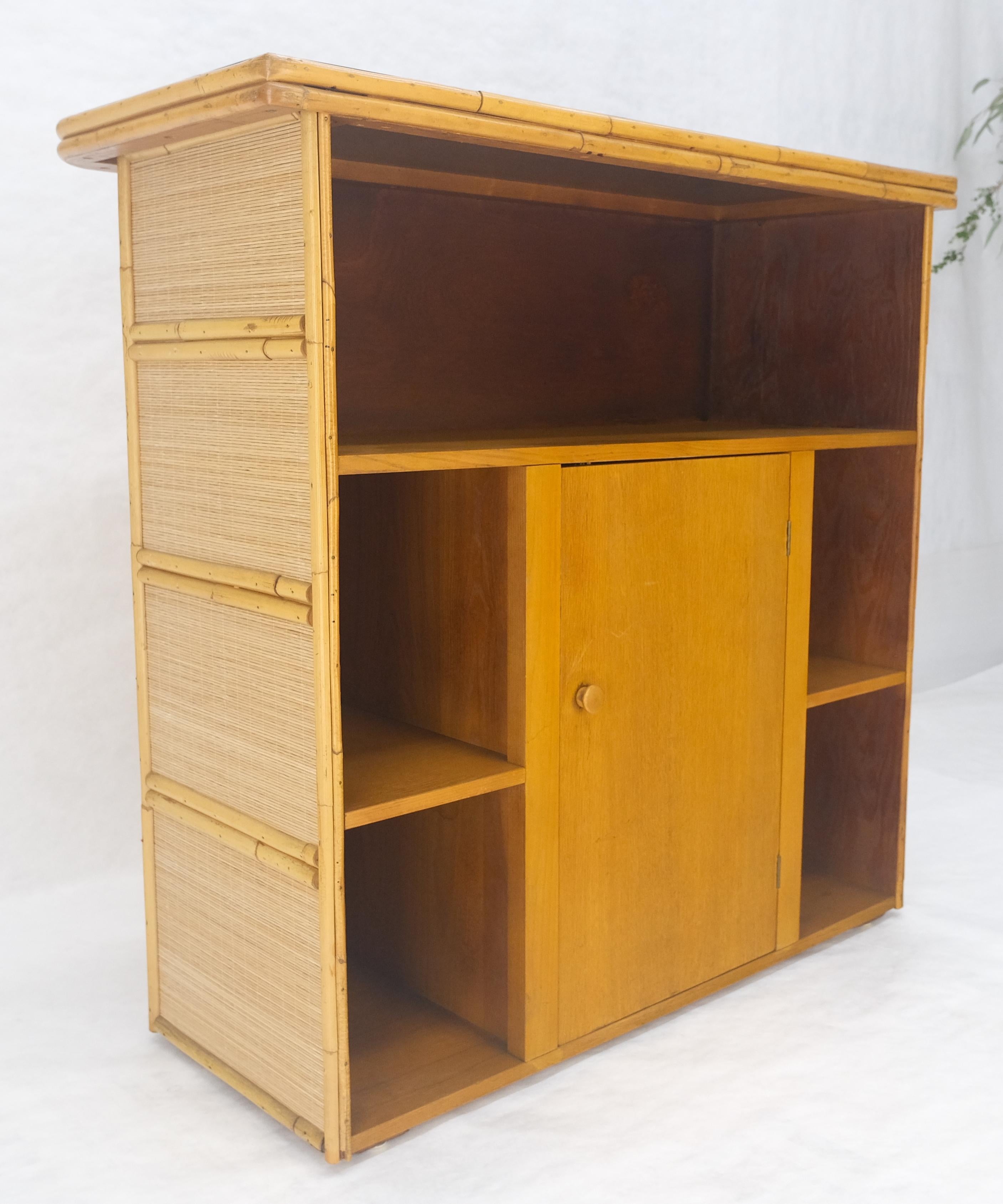 Barra de bar de ratán de bambú y par de taburetes a juego MINT en venta 5