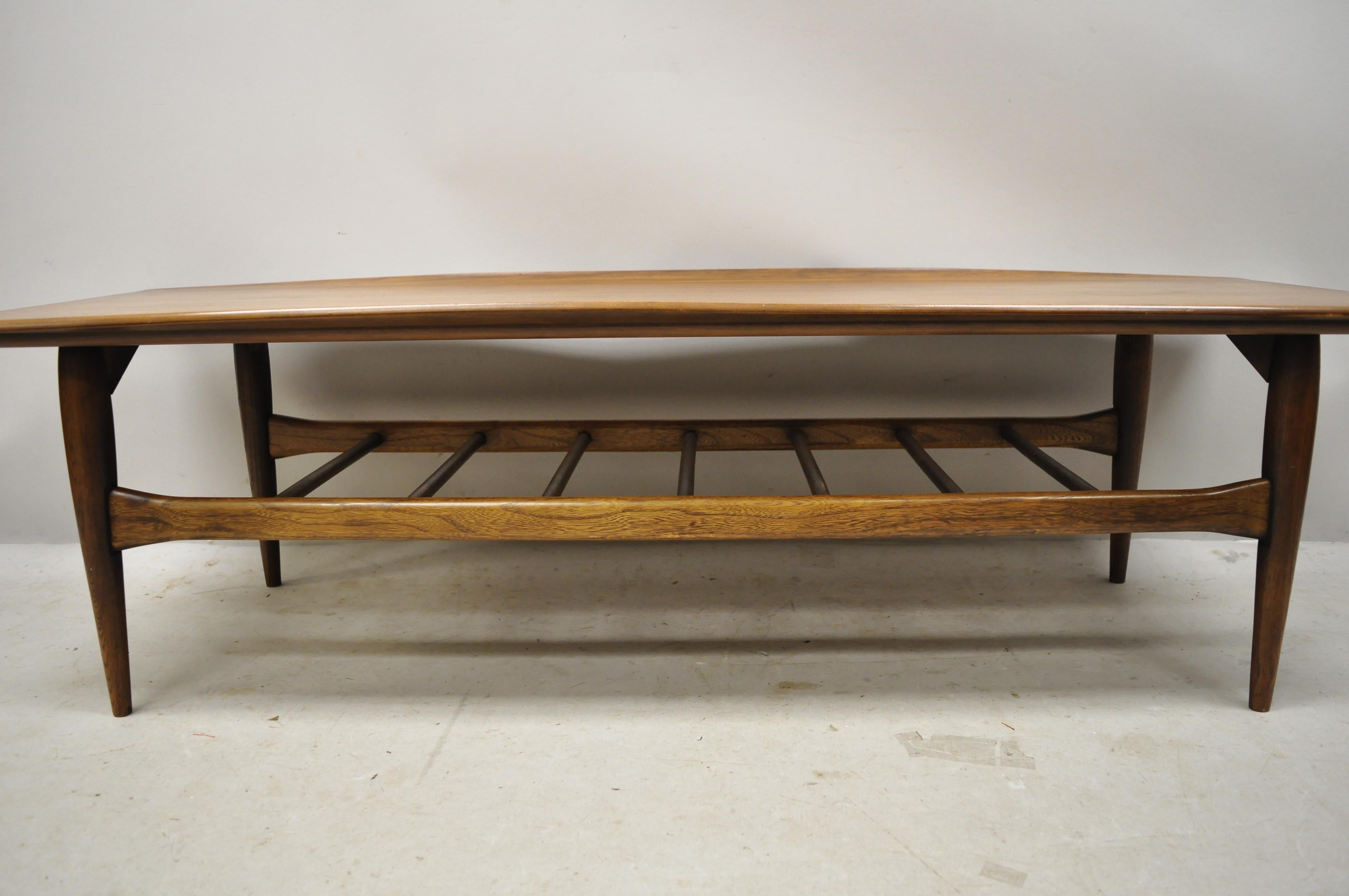 Vintage Mid-Century Modern Bassett Walnut Sculpted Edge Surfboard Coffee Table 2