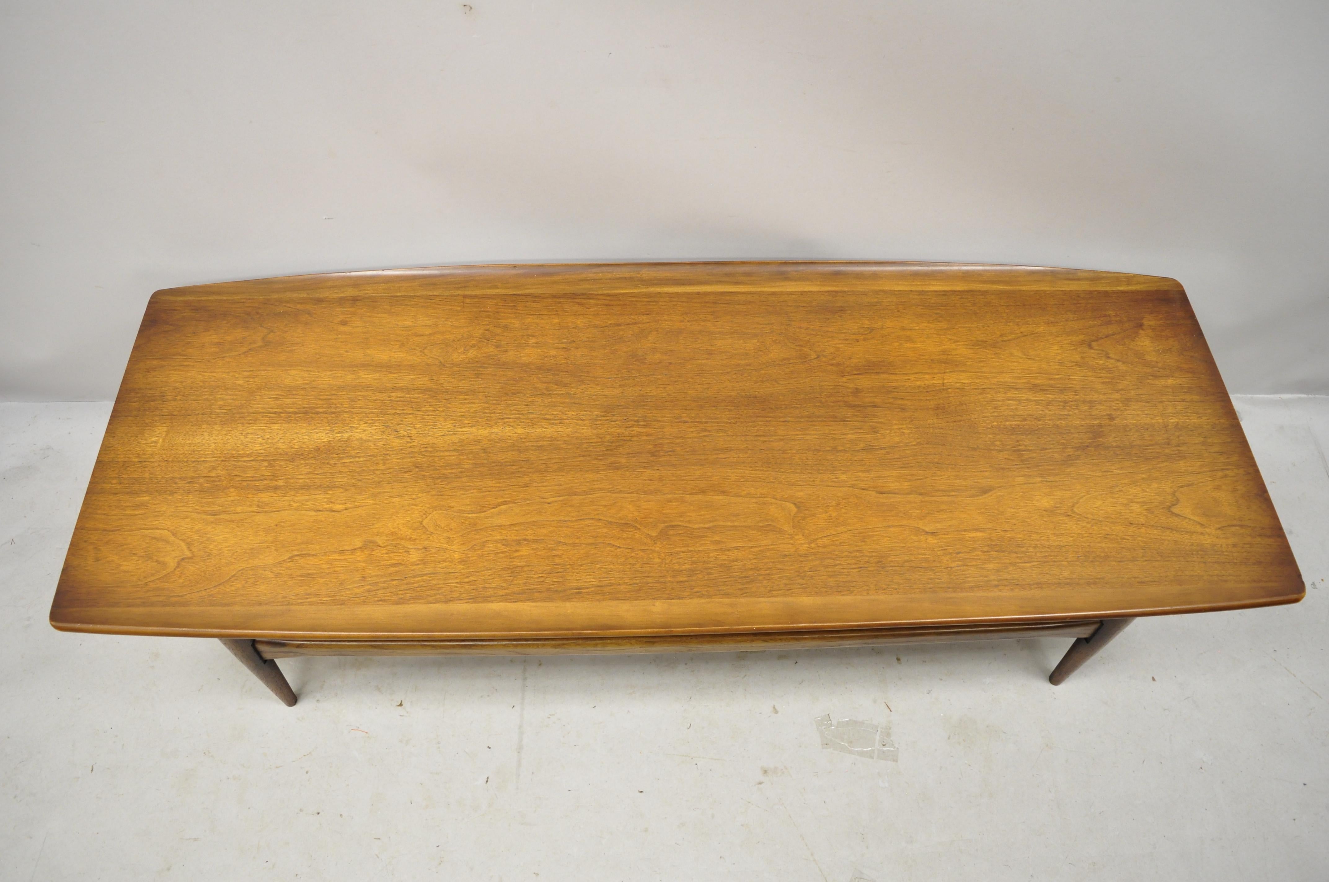 North American Vintage Mid-Century Modern Bassett Walnut Sculpted Edge Surfboard Coffee Table
