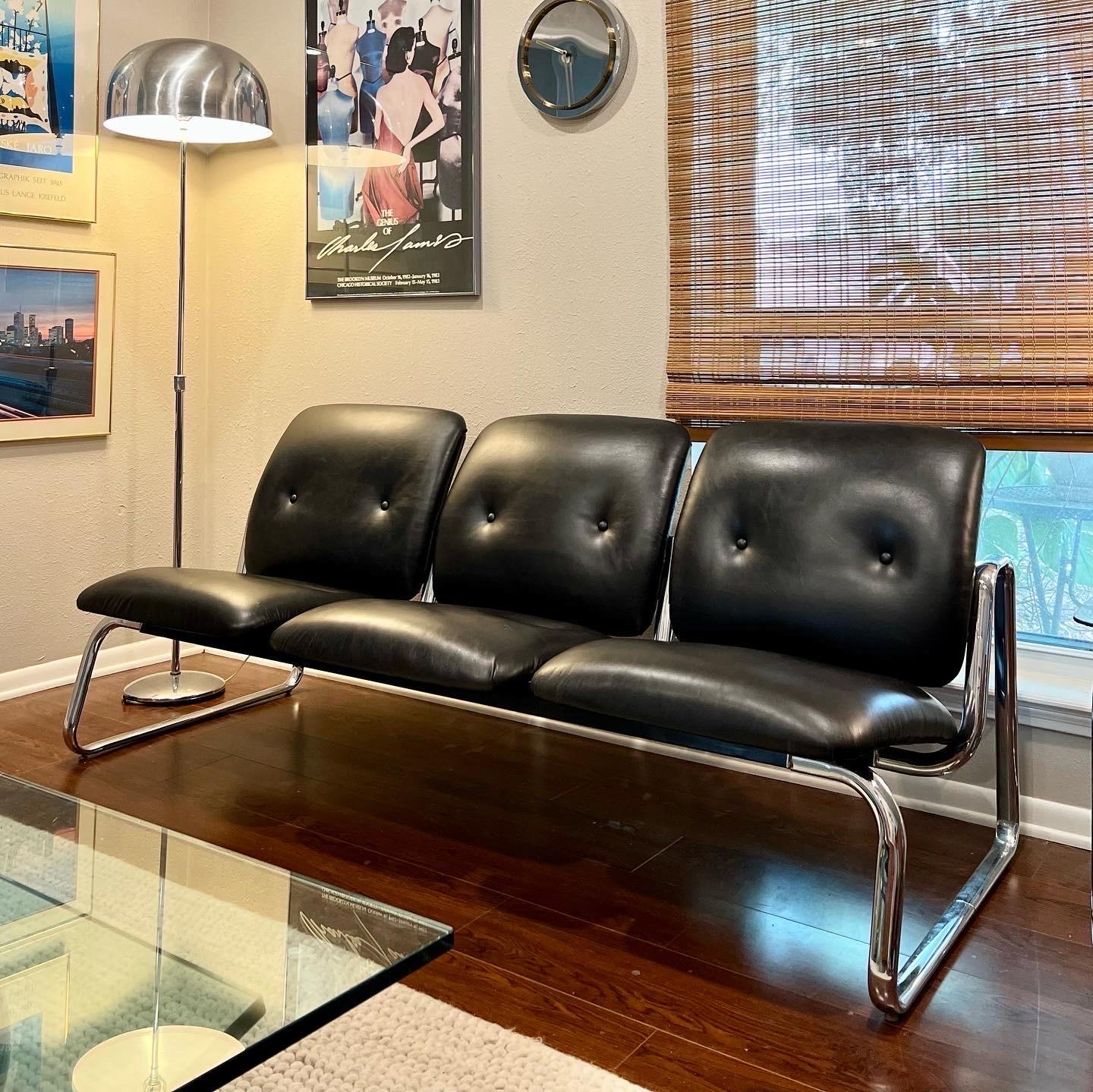 Vintage Mid-Century Modern Bauhaus Steelcase Black Leather Tandem Sofa In Good Condition In Houston, TX