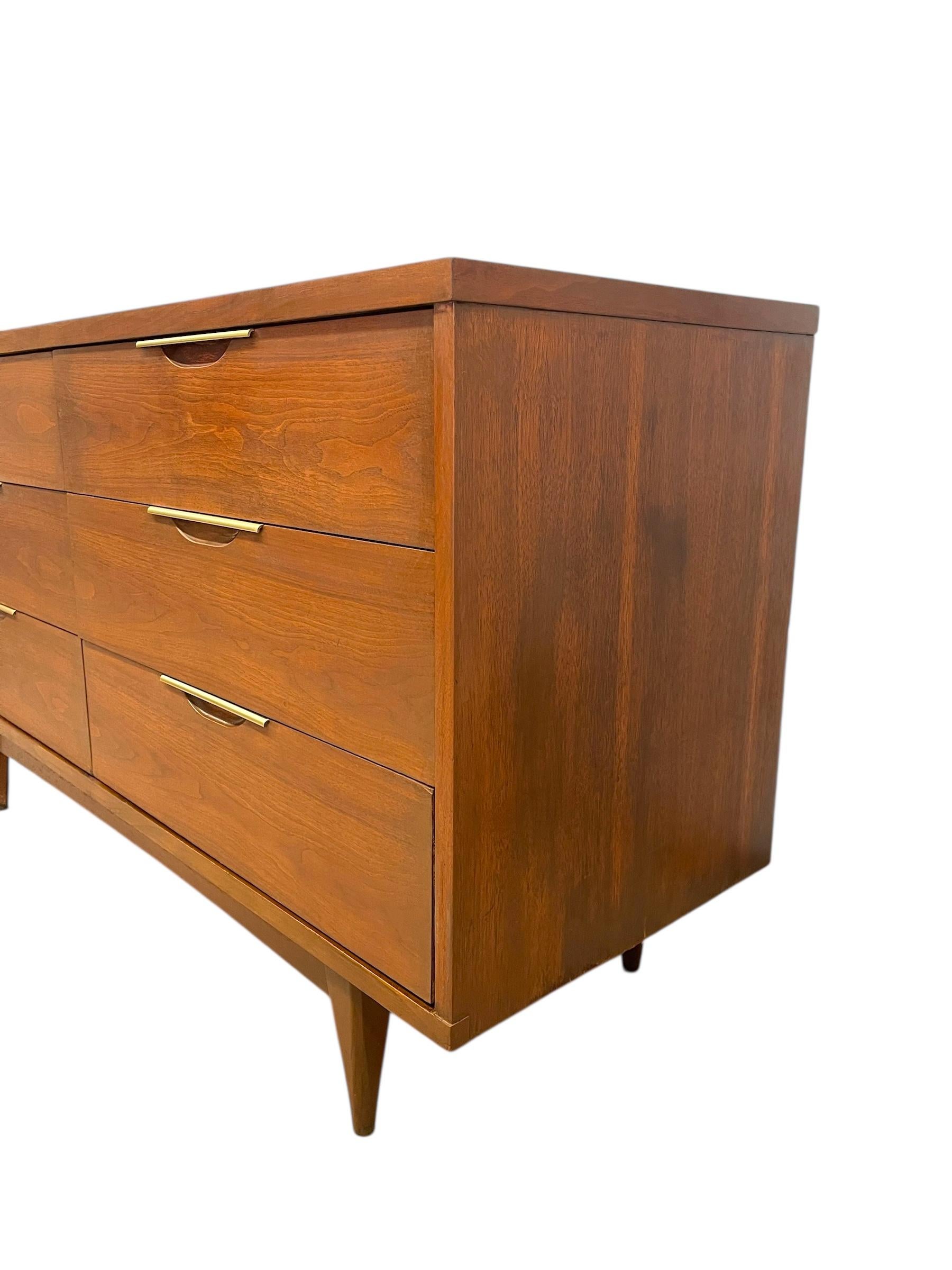 Walnut Vintage Mid Century Modern Bedroom Dresser Set -Kent Coffey Tableau Collection For Sale