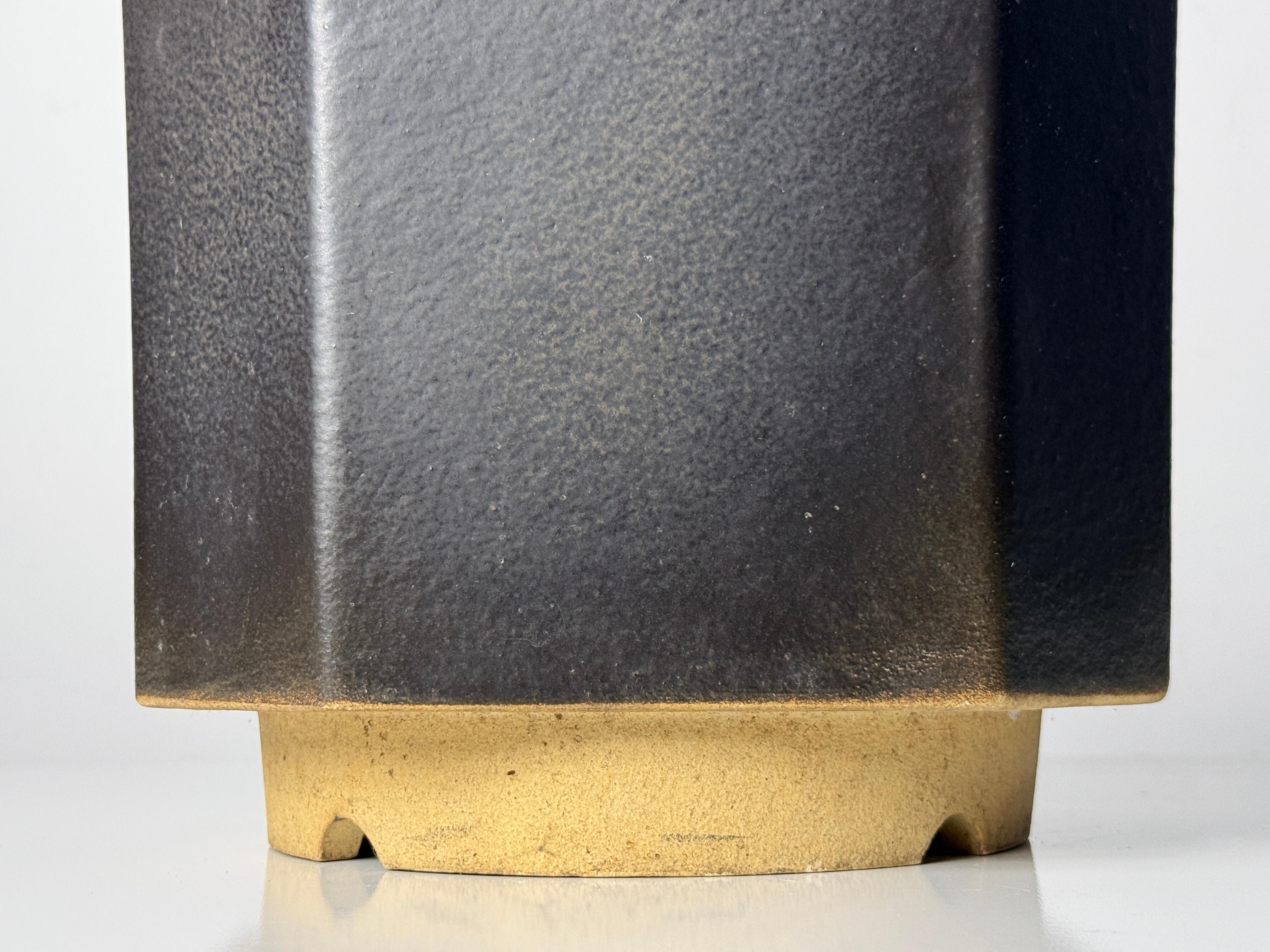 XX secolo Vintage Mid Century Modern Bennington Pottery Architectural Planter in nero in vendita