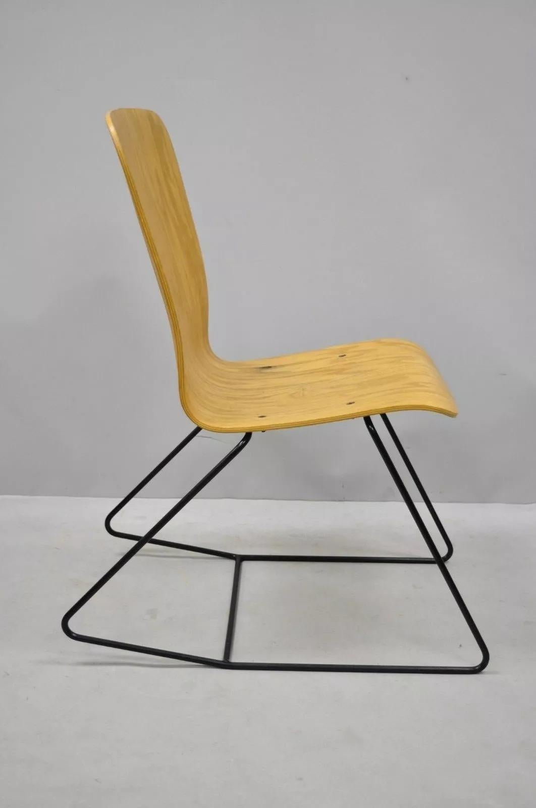 Vintage Mid Century Modern Bent Plywood Iron Base Tilt Back Side Chair (Unbekannt) im Angebot