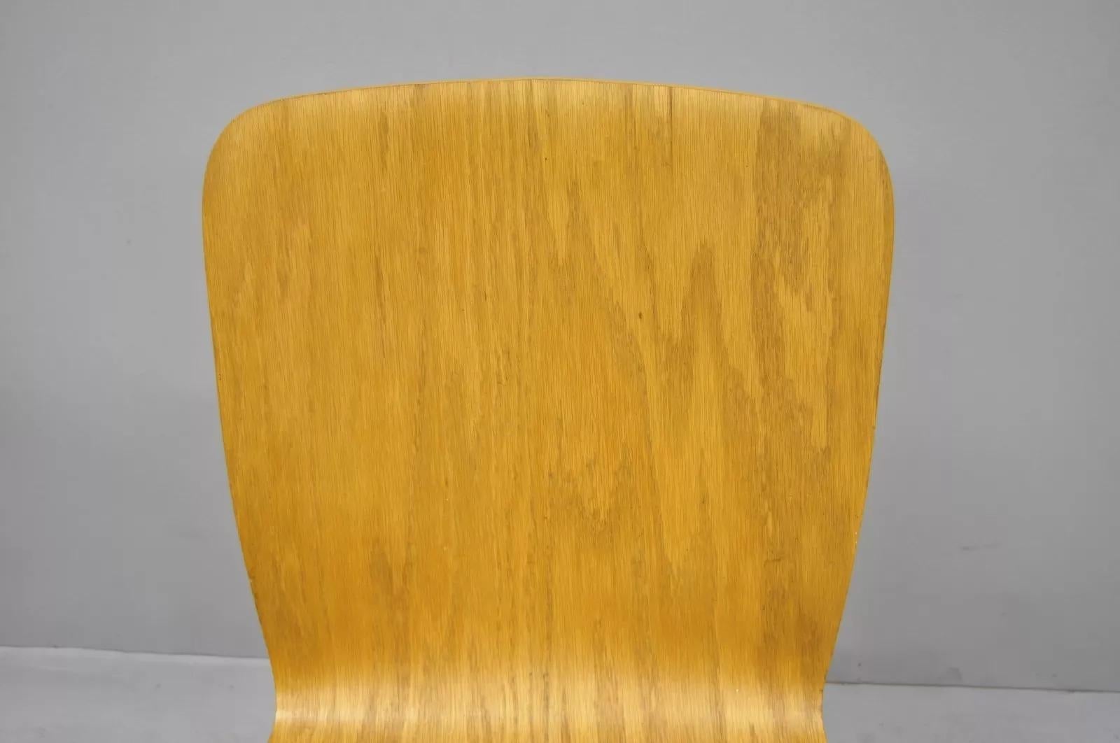 Vintage Mid Century Modern Bent Plywood Iron Base Tilt Back Side Chair im Zustand „Gut“ im Angebot in Philadelphia, PA