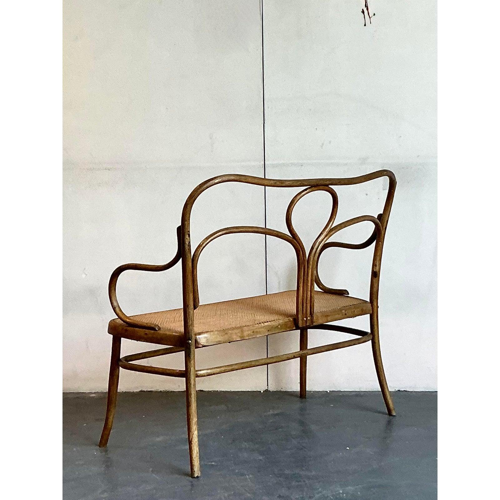 Banco de madera curvada Vintage Mid-Century Modern After Thonet en venta 1