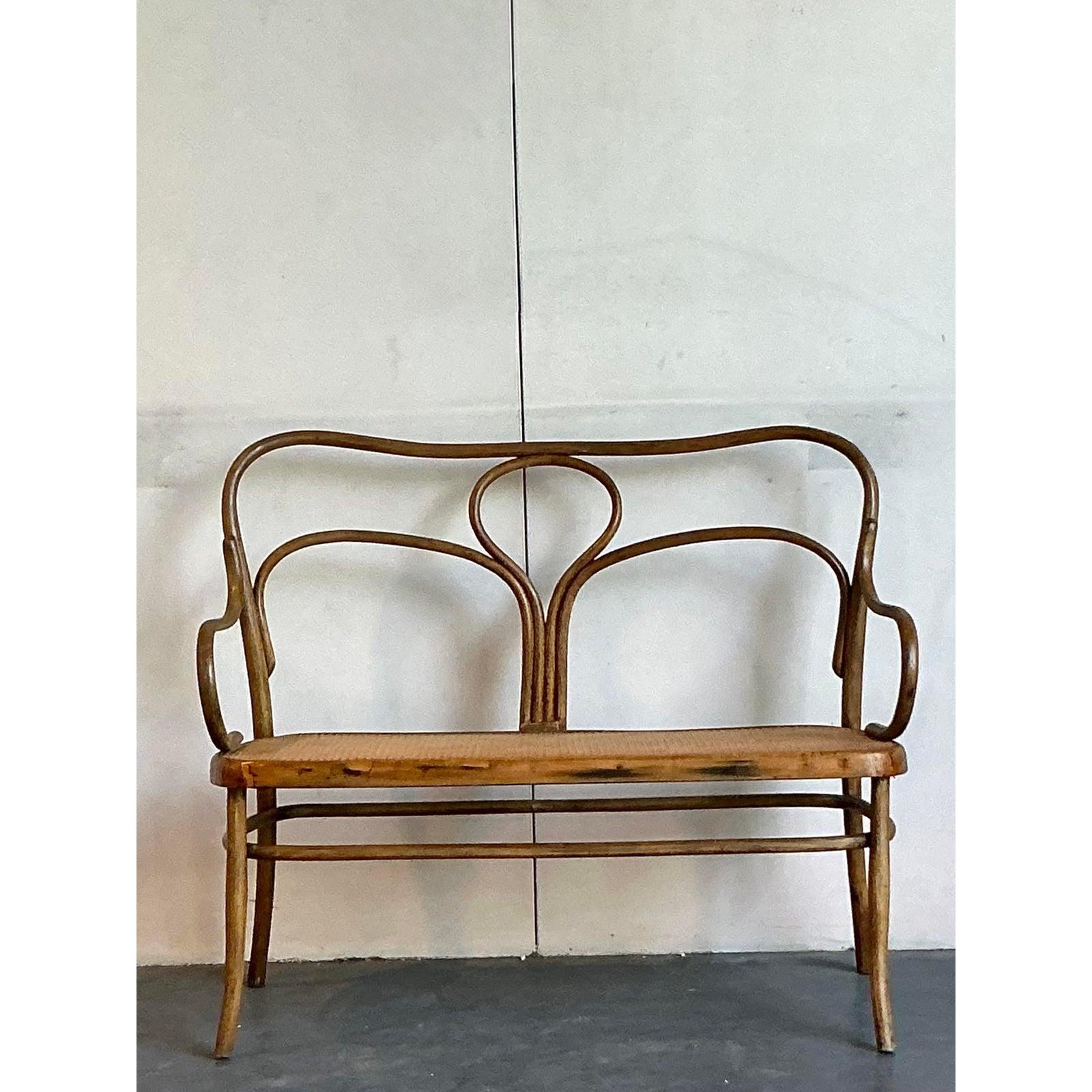Banco de madera curvada Vintage Mid-Century Modern After Thonet en venta 2