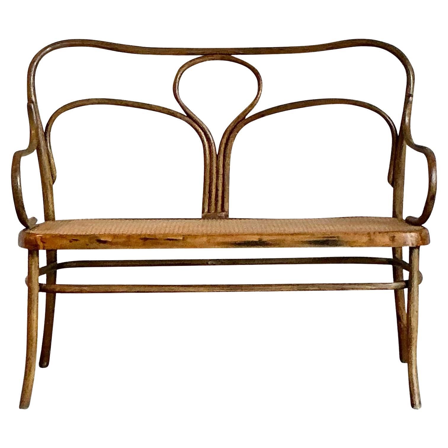 Banco de madera curvada Vintage Mid-Century Modern After Thonet en venta