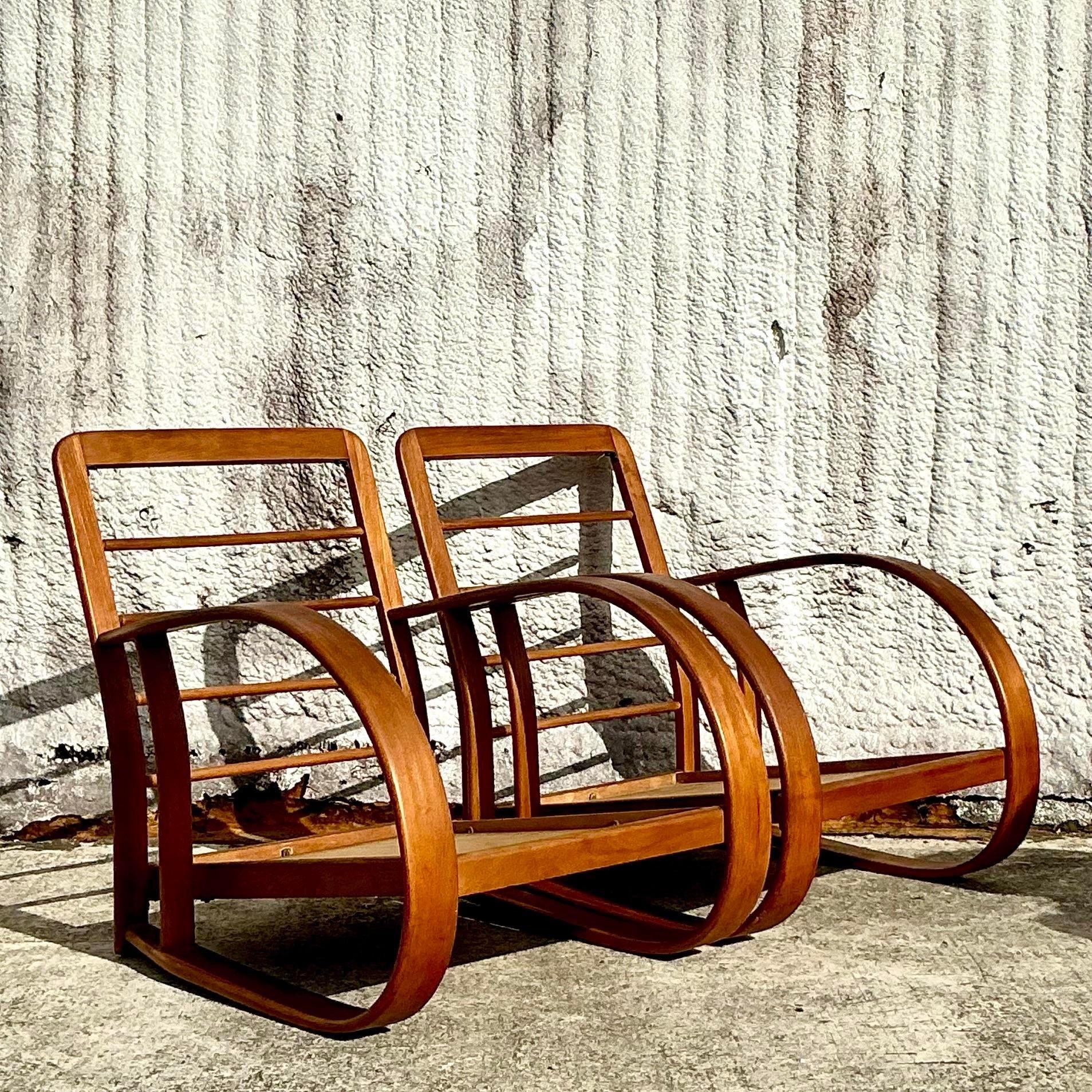 Sillas de salón vintage de madera curvada de mediados de siglo según Gilbert Rhode - un par Moderno de mediados de siglo en venta