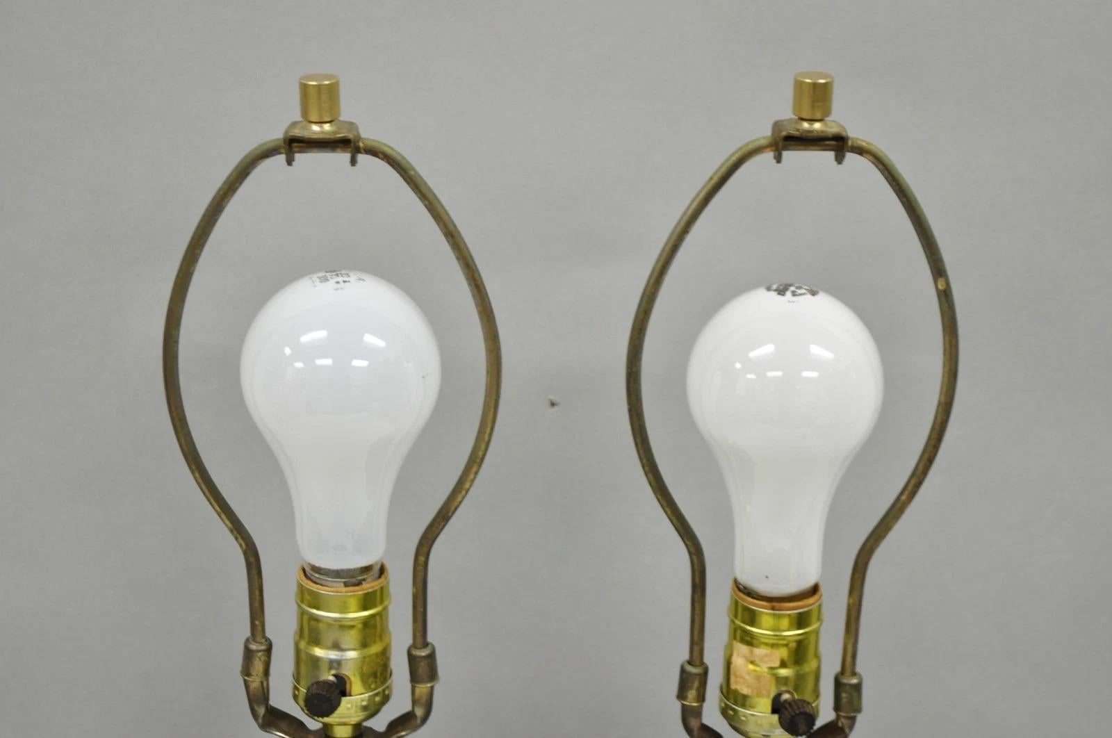 Paire de lampes de table Urne en verre noir et mouchetures d'or Vintage Mid Century Modern en vente 4