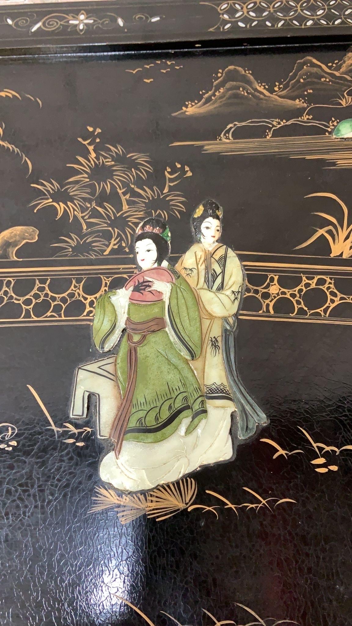 Nacre Table basse chinoiserie moderne du milieu du siècle dernier laquée noire en vente