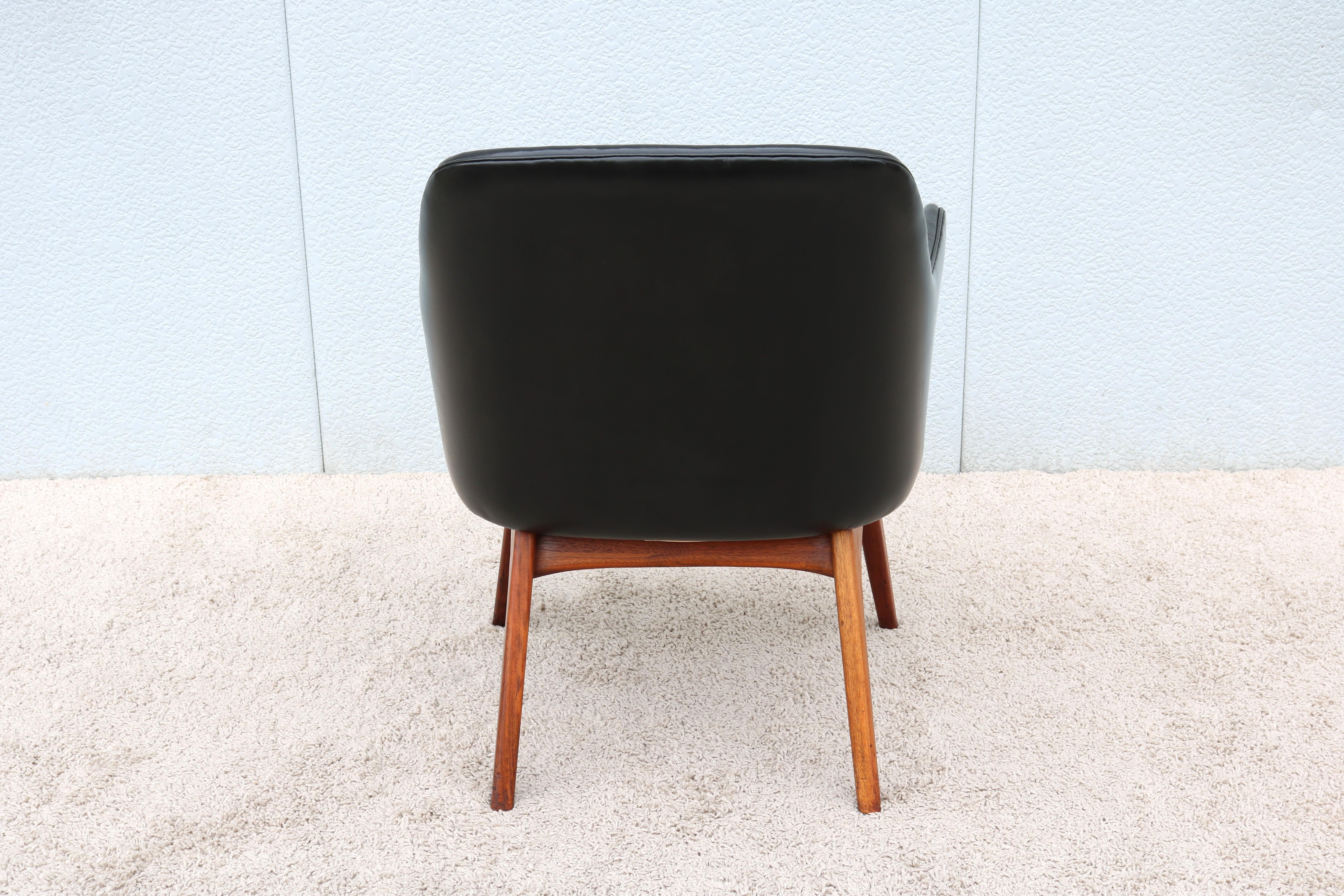 Vintage Mid-Century Modern Black Naugahyde and Walnut Executive Armchair For Sale 6