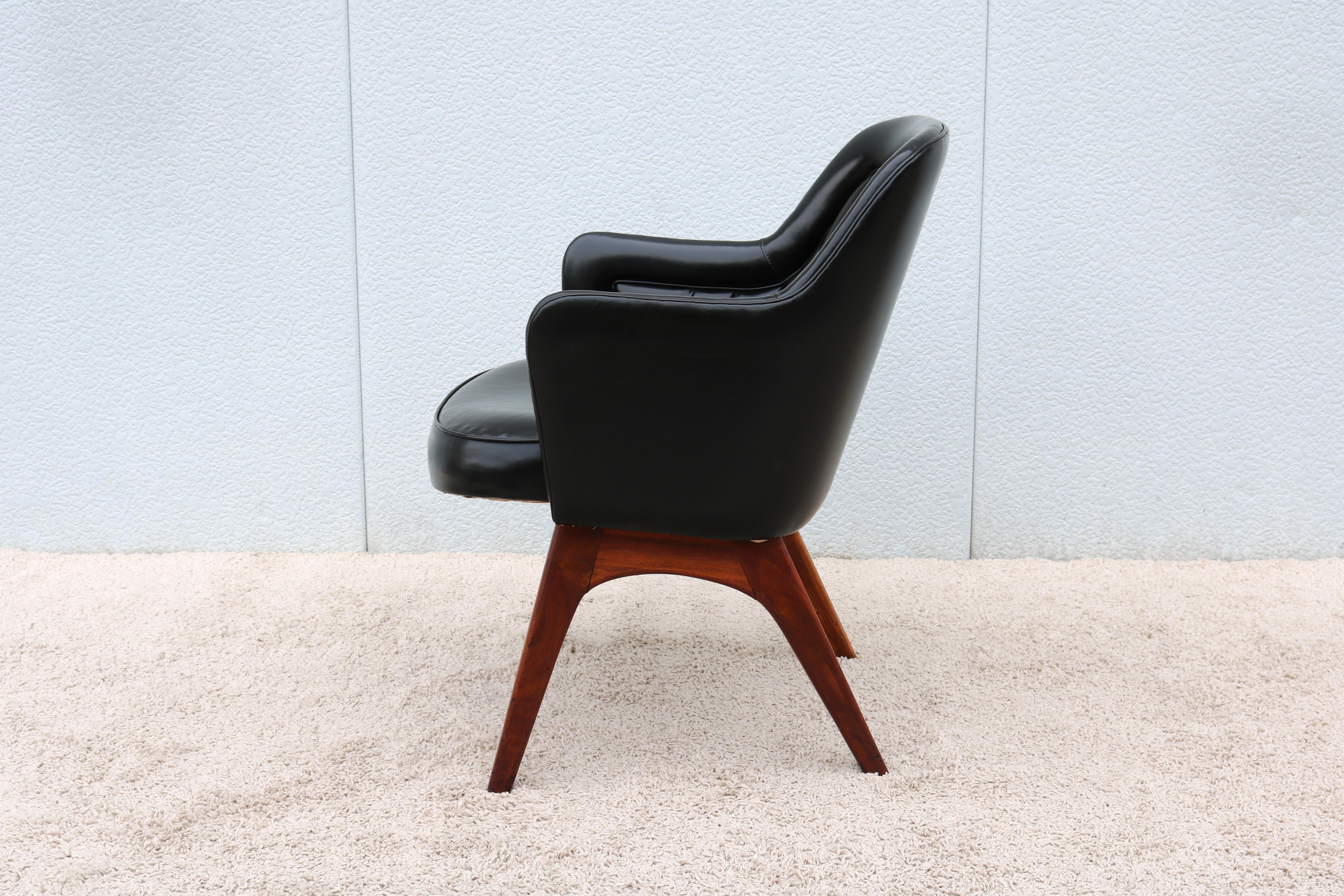 Vintage Mid-Century Modern Black Naugahyde and Walnut Executive Armchair For Sale 8