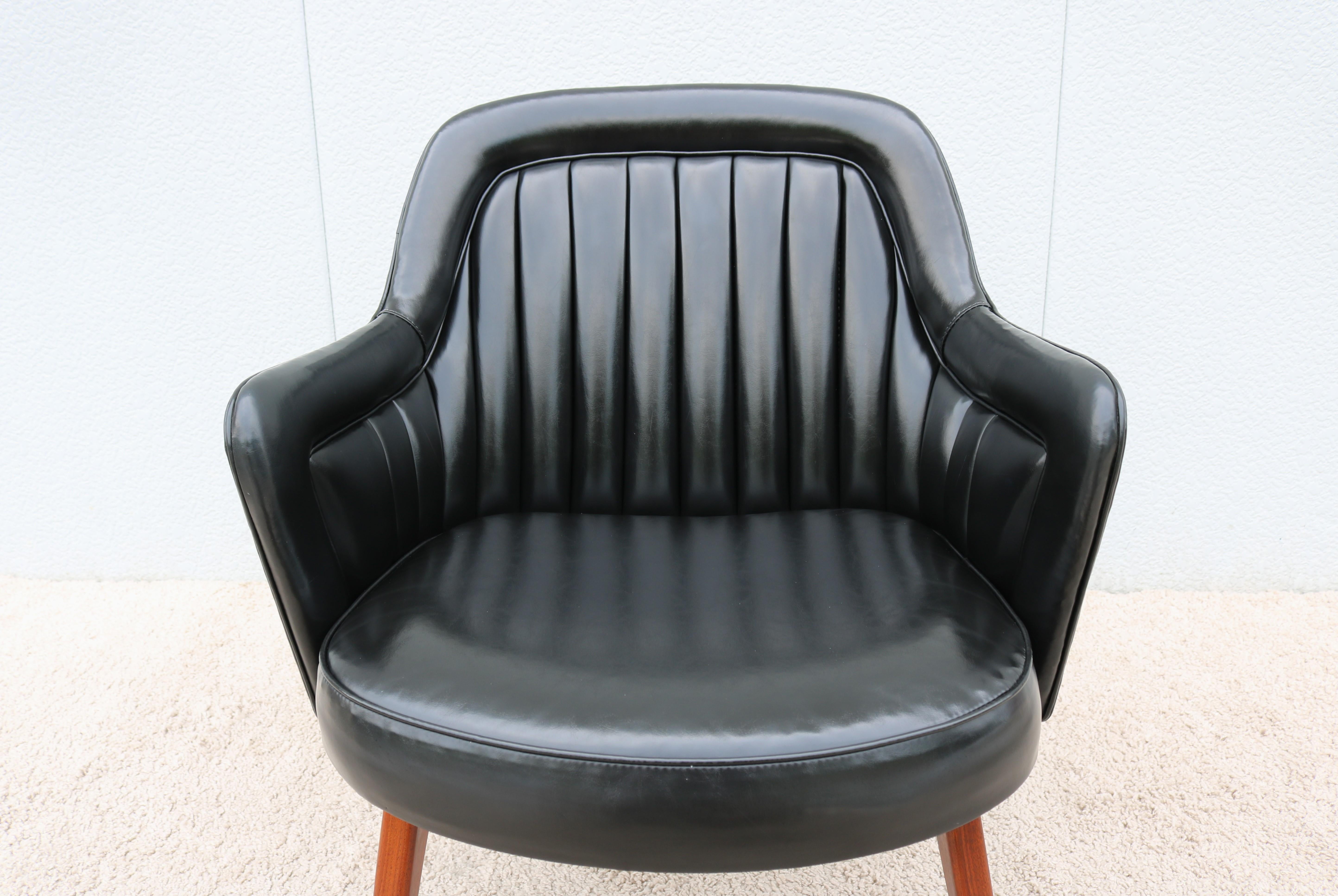 Vintage Mid-Century Modern Black Naugahyde and Walnut Executive Armchair For Sale 9