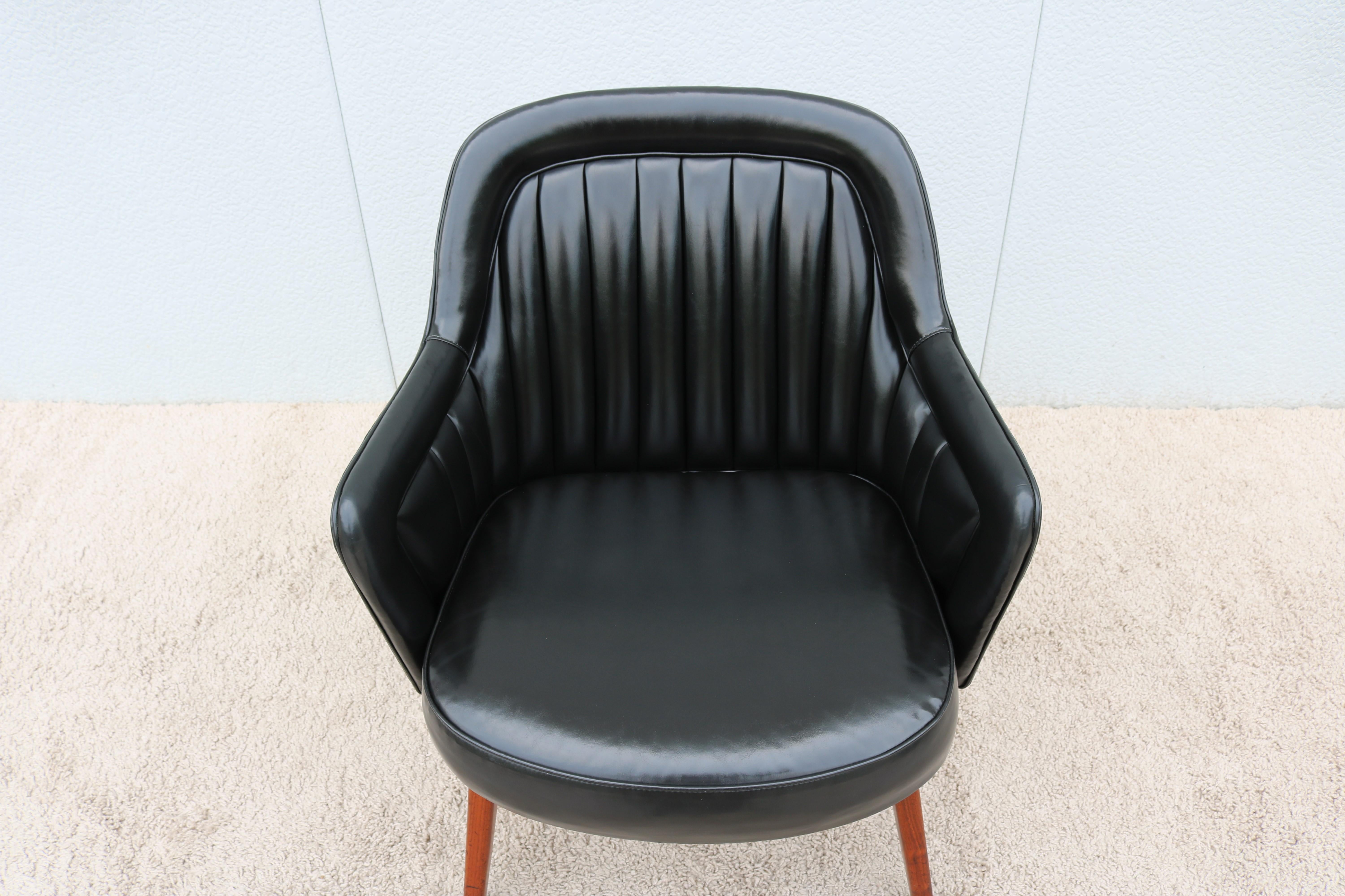 Vintage Mid-Century Modern Black Naugahyde and Walnut Executive Armchair For Sale 3