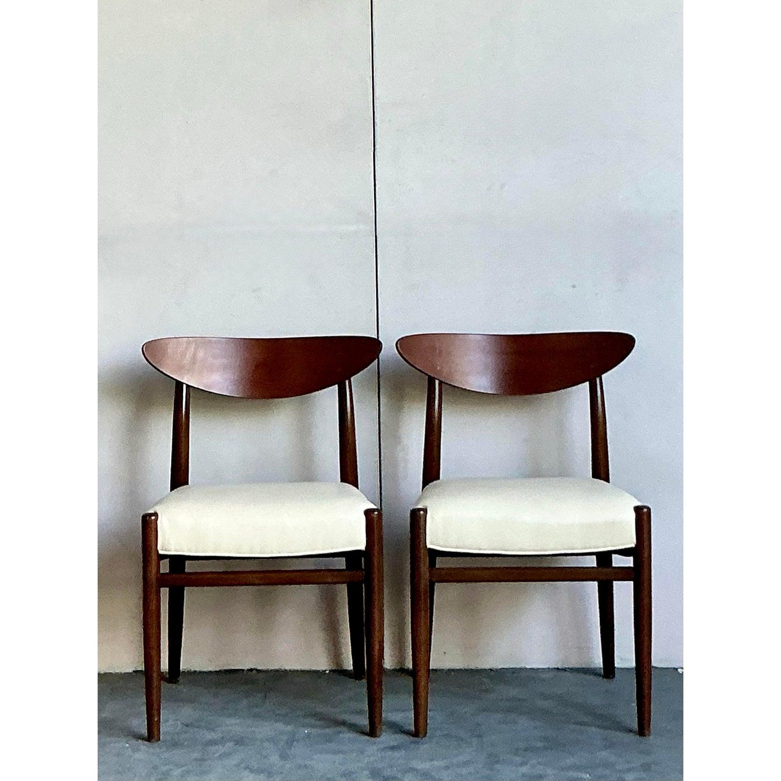 Vintage Mid-Century Modern Blade Back Dining Chairs - A Pair For Sale 1