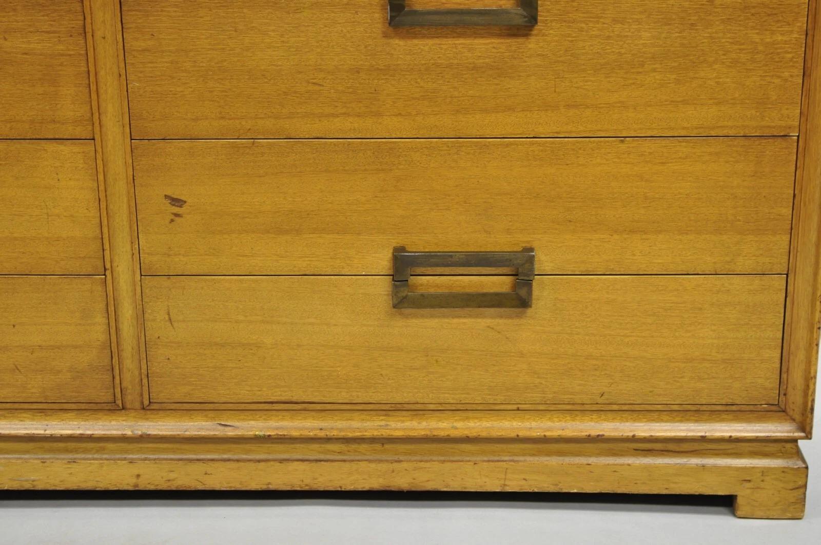 XX secolo Credenza lunga in mogano biondo vintage del Mid Century Modern di Red Lion in vendita