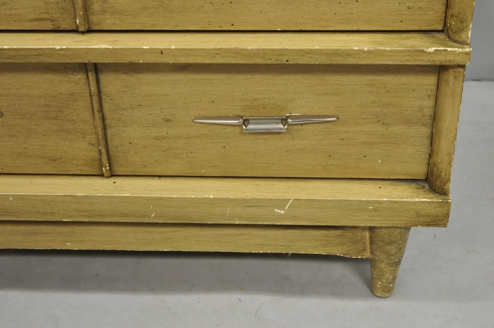 XX secolo Vintage Mid Century Modern Blonde Wood 3 Drawer Dresser Commode Chest Nightstand in vendita