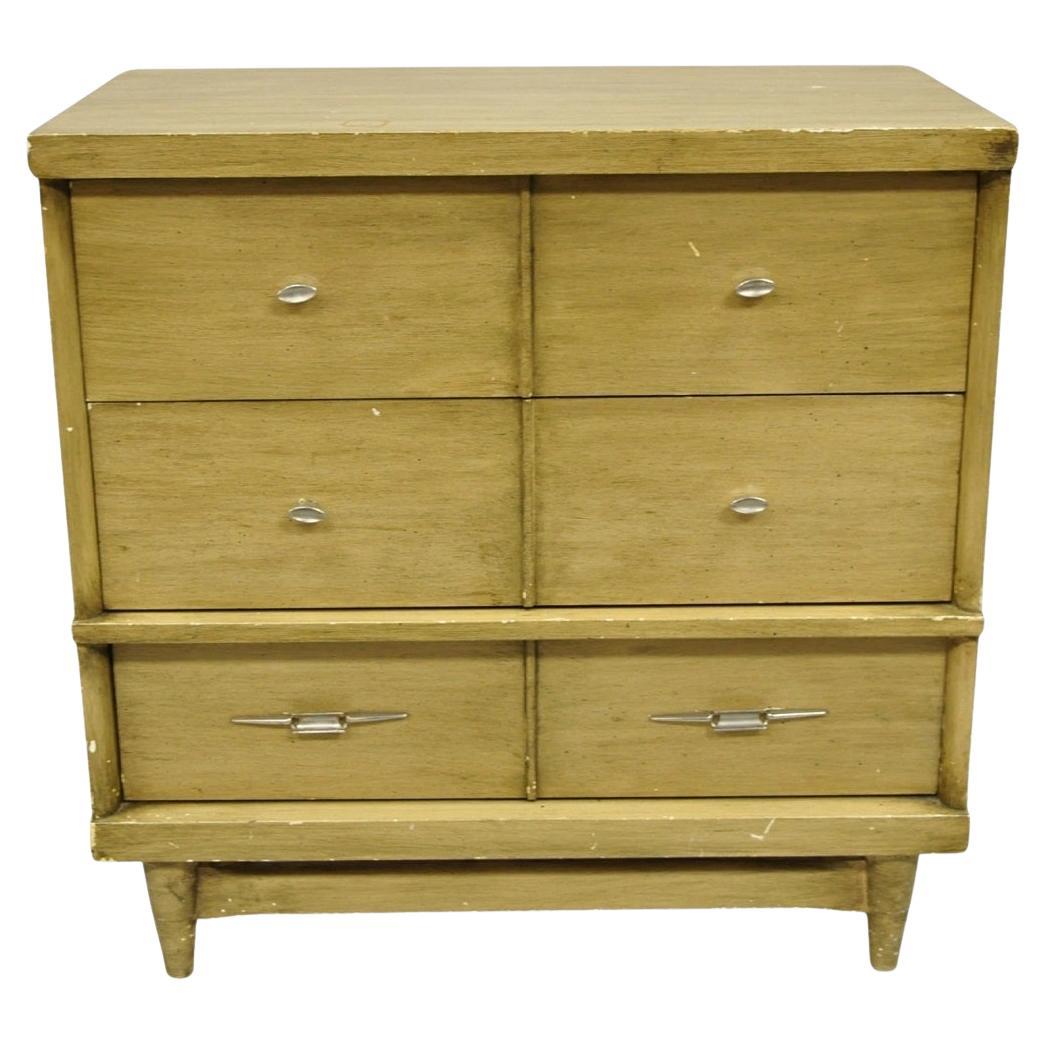 Vintage Mid Century Modern Blonde Wood 3 Drawer Dresser Commode Chest Nightstand in vendita