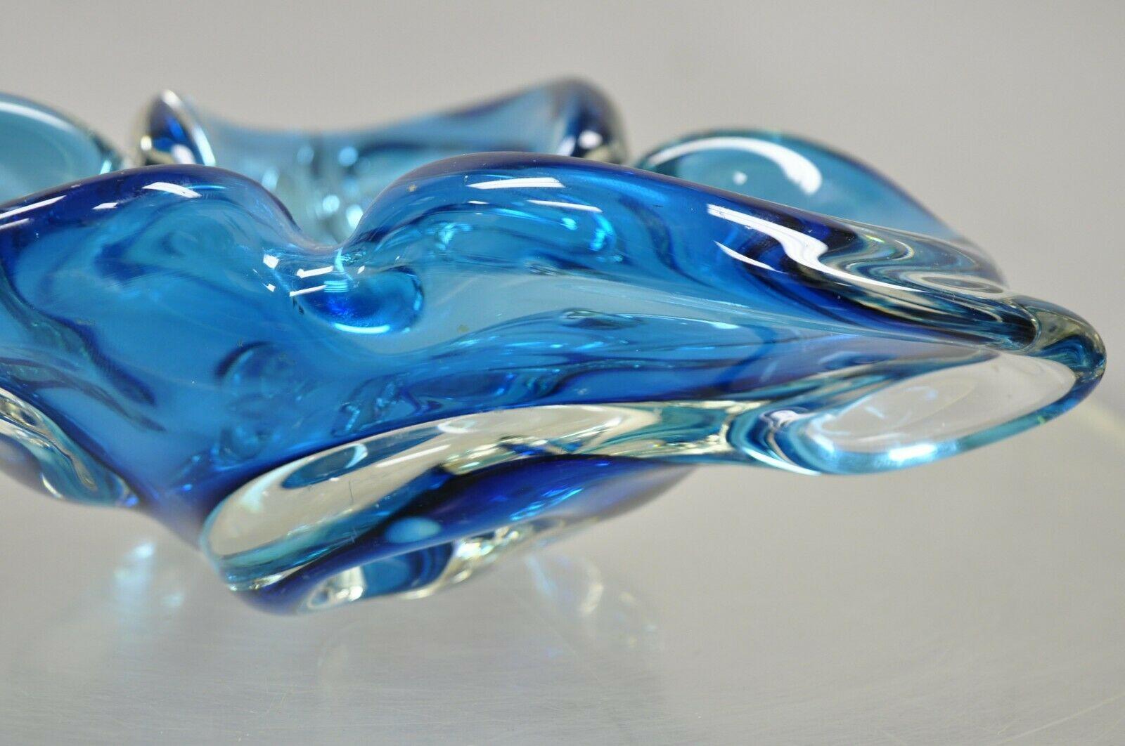 20th Century Vintage Mid-Century Modern Blue Blown Glass Trefoil Murano Style Bowl Dish For Sale