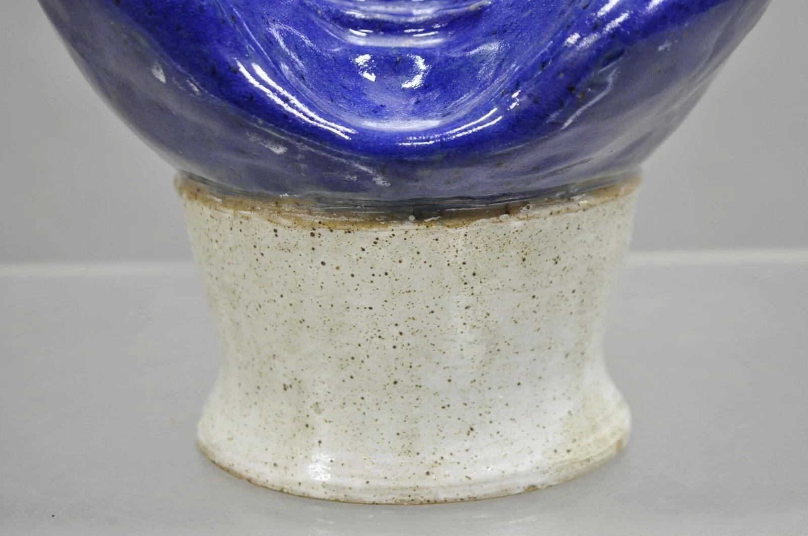 Vintage Mid Century Modern Ceramica Smalto Blu Ceramica Mondo Globo Volto Scultura in vendita 5