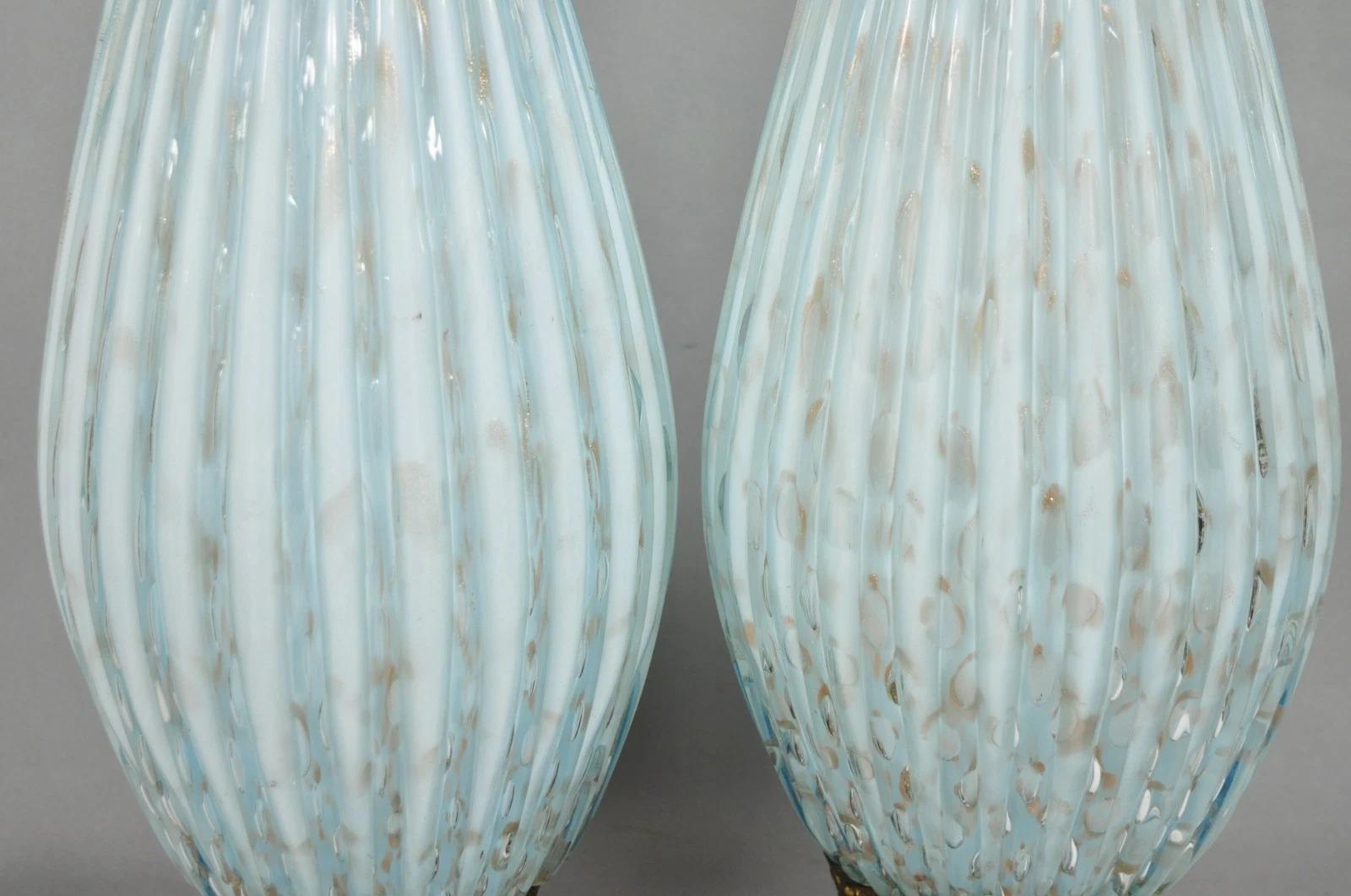 Pareja de Lámparas de Mesa Vintage Mid Century Modern Blue Italian Murano Glass Gold Bubble en venta 4