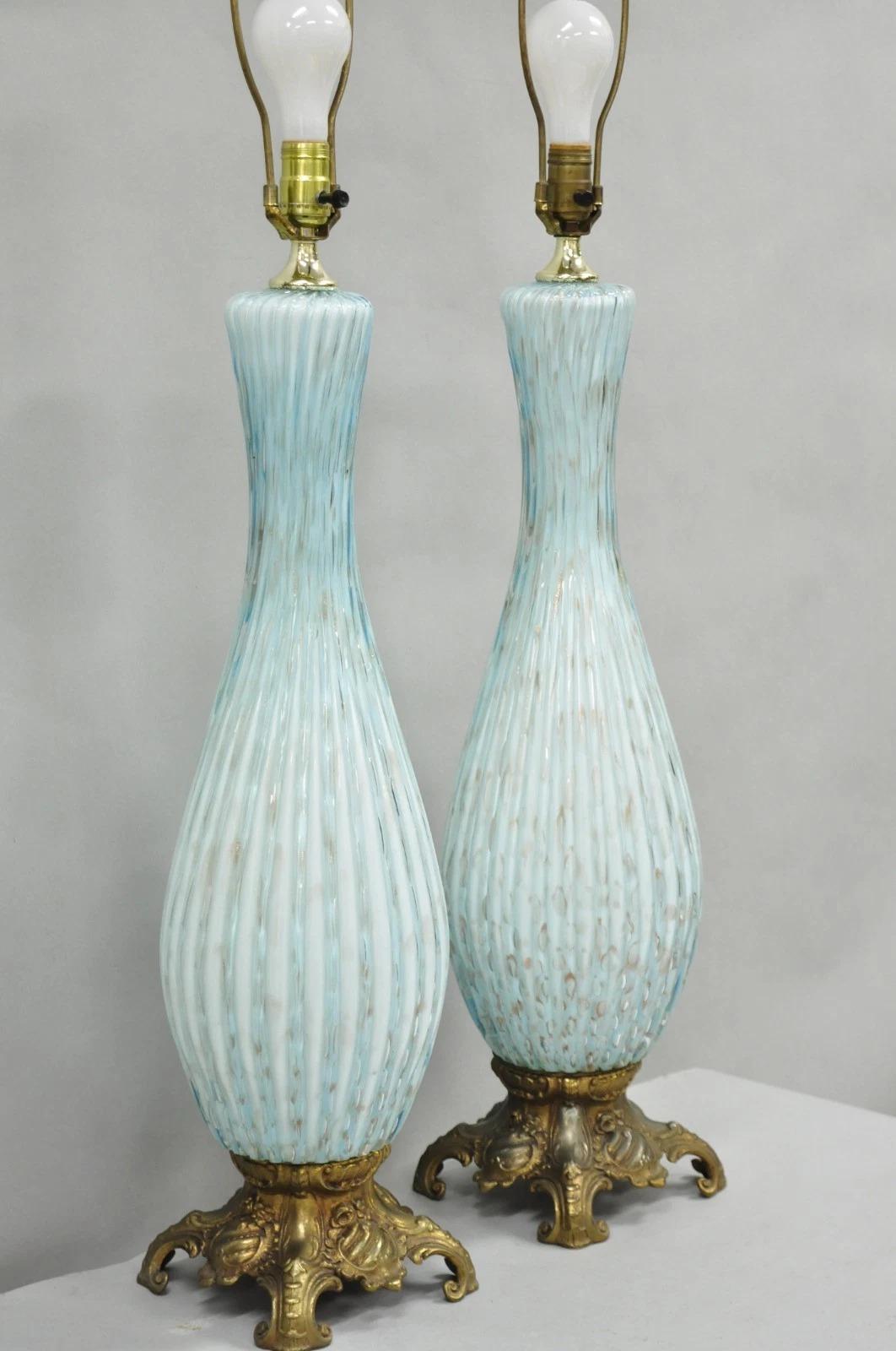 Pareja de Lámparas de Mesa Vintage Mid Century Modern Blue Italian Murano Glass Gold Bubble en venta 5