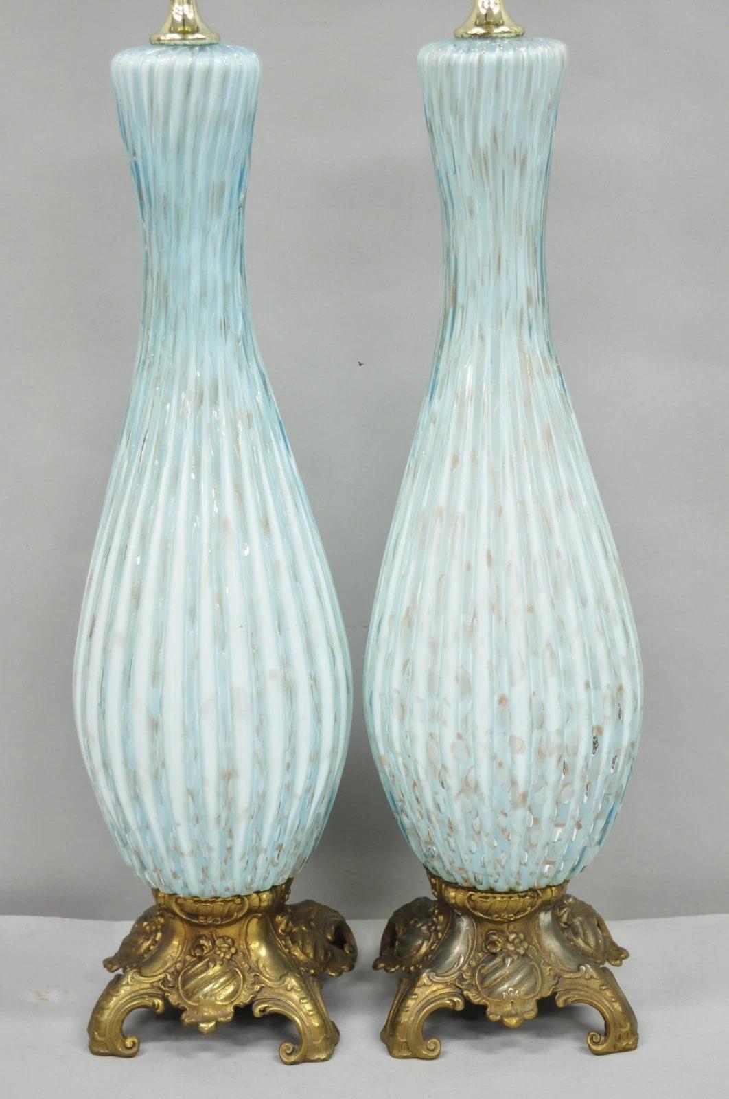 Pareja de Lámparas de Mesa Vintage Mid Century Modern Blue Italian Murano Glass Gold Bubble Moderno de mediados de siglo en venta