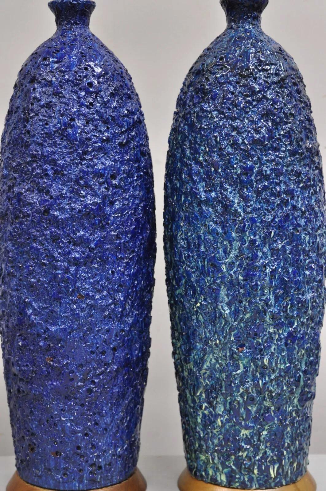 Inconnu Paire de lampes de bureau vintage en céramique bleue émaillée de lave, mi-siècle moderne