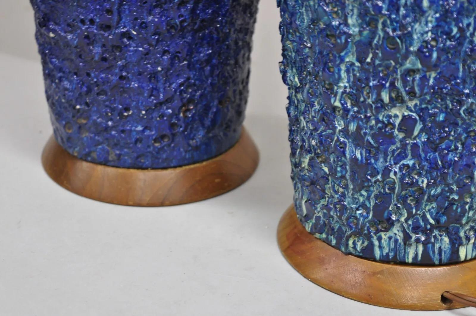 Paire de lampes de bureau vintage en céramique bleue émaillée de lave, mi-siècle moderne 1