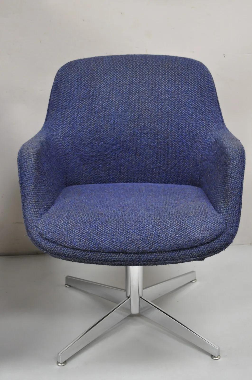 Métal Vintage Mid Century Modern Blue Upholstered Chrome Swivel Base Club Chair - Pair en vente