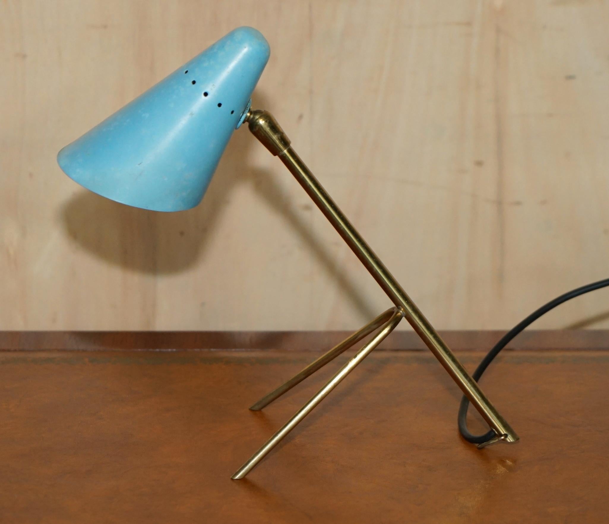 VINTAGE MID CENTURY MODERN BORIS LACROIX TABLE LAMP WiTH BLUE ORIGINAL SHADE For Sale 6