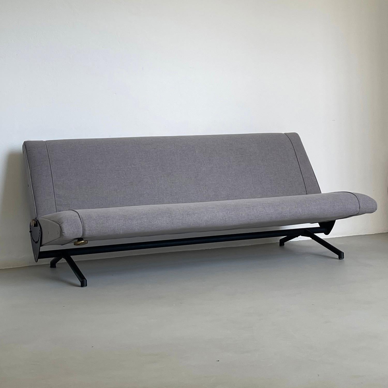 Modernes Borsani D70 Liegesofa aus der Mitte des Jahrhunderts, grauer Stoff, Sammlerstück (Italienisch) im Angebot