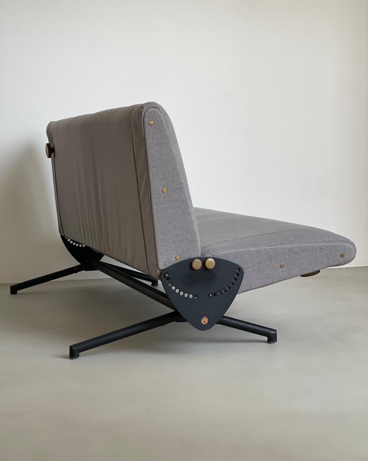 Modernes Borsani D70 Liegesofa aus der Mitte des Jahrhunderts, grauer Stoff, Sammlerstück (Mitte des 20. Jahrhunderts) im Angebot