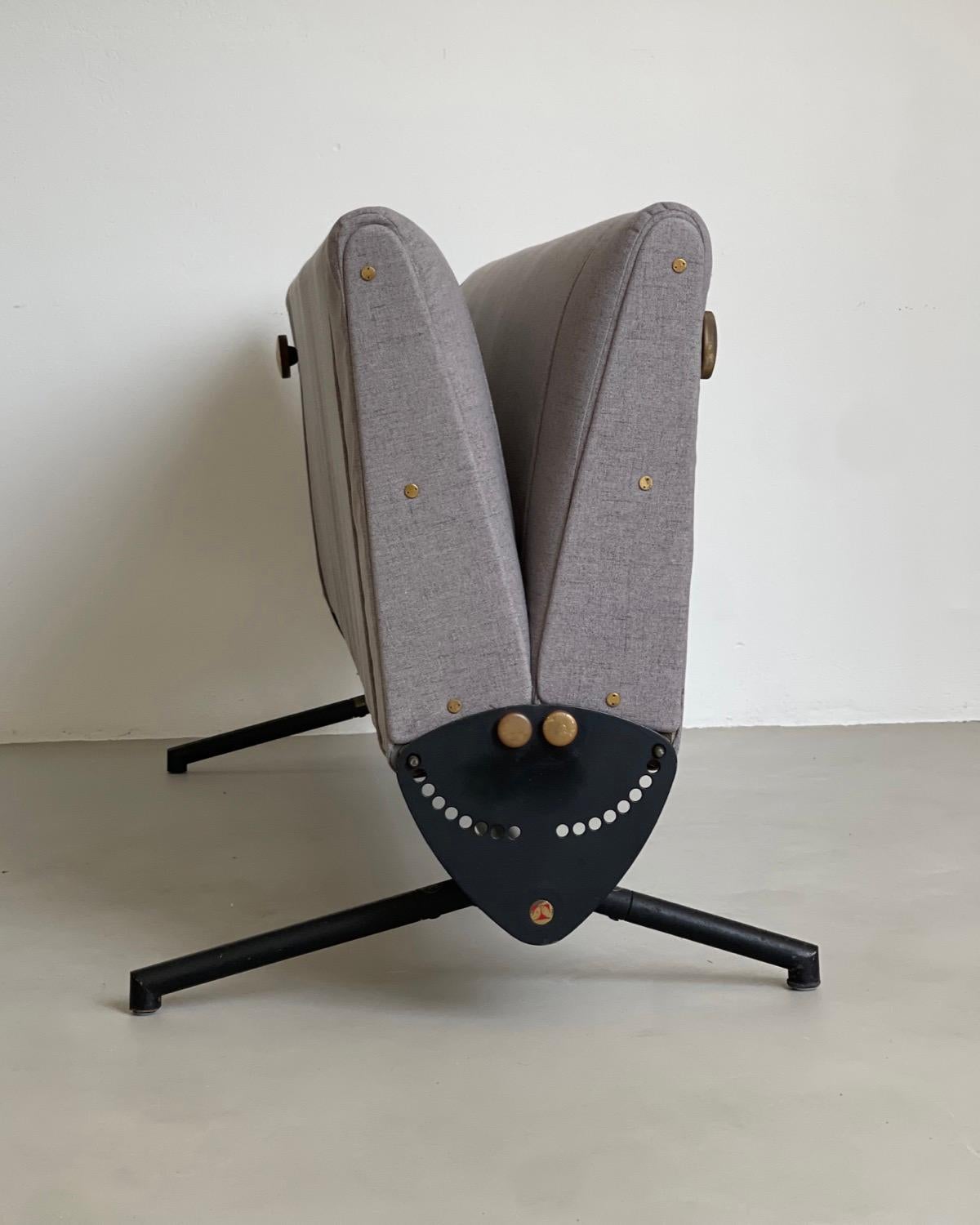 Modernes Borsani D70 Liegesofa aus der Mitte des Jahrhunderts, grauer Stoff, Sammlerstück im Angebot 1