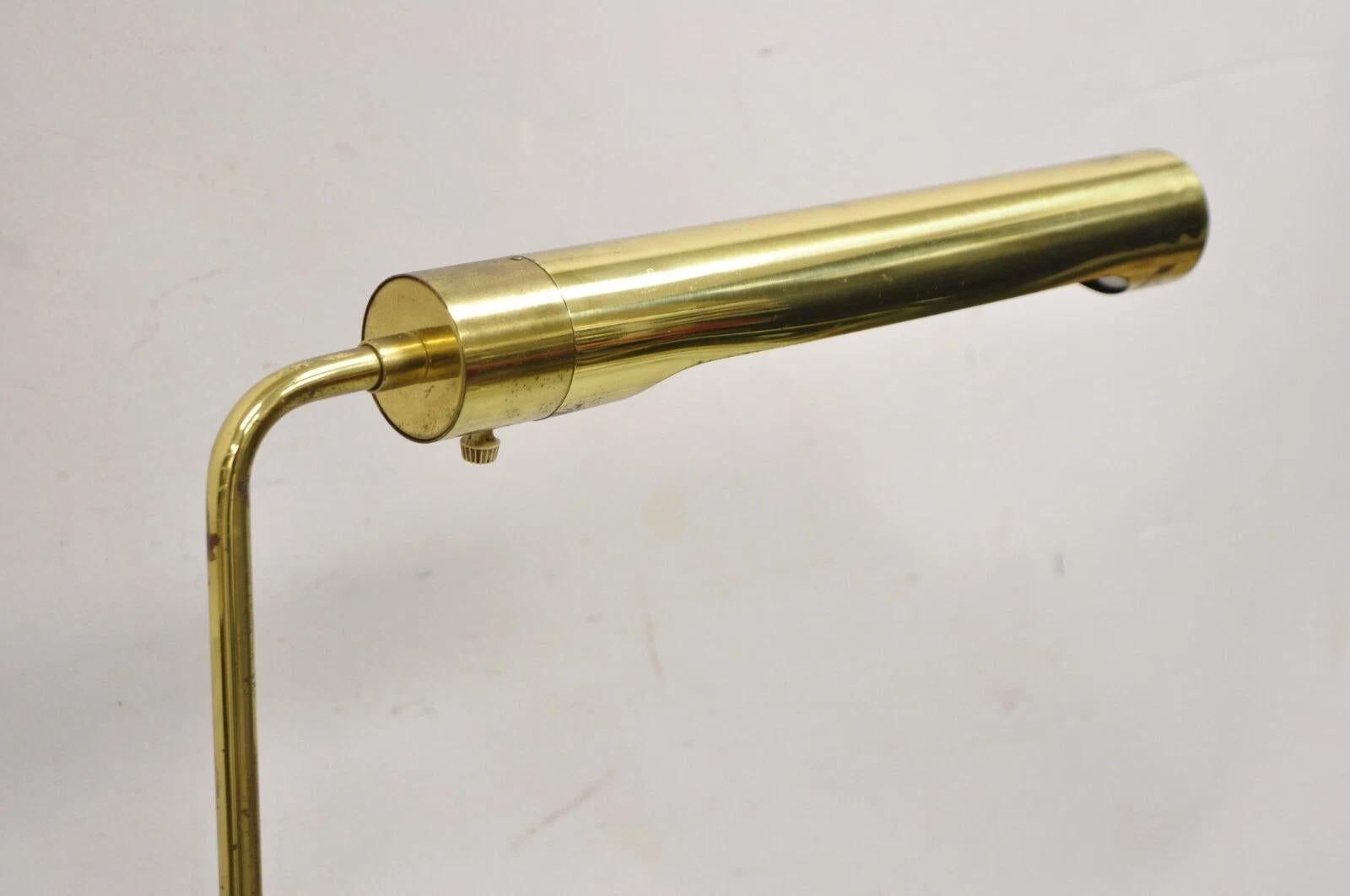 Mid-Century Modern Lampadaire tubulaire ajustable en laiton de style Casella Vintage Mid Century Modern en vente