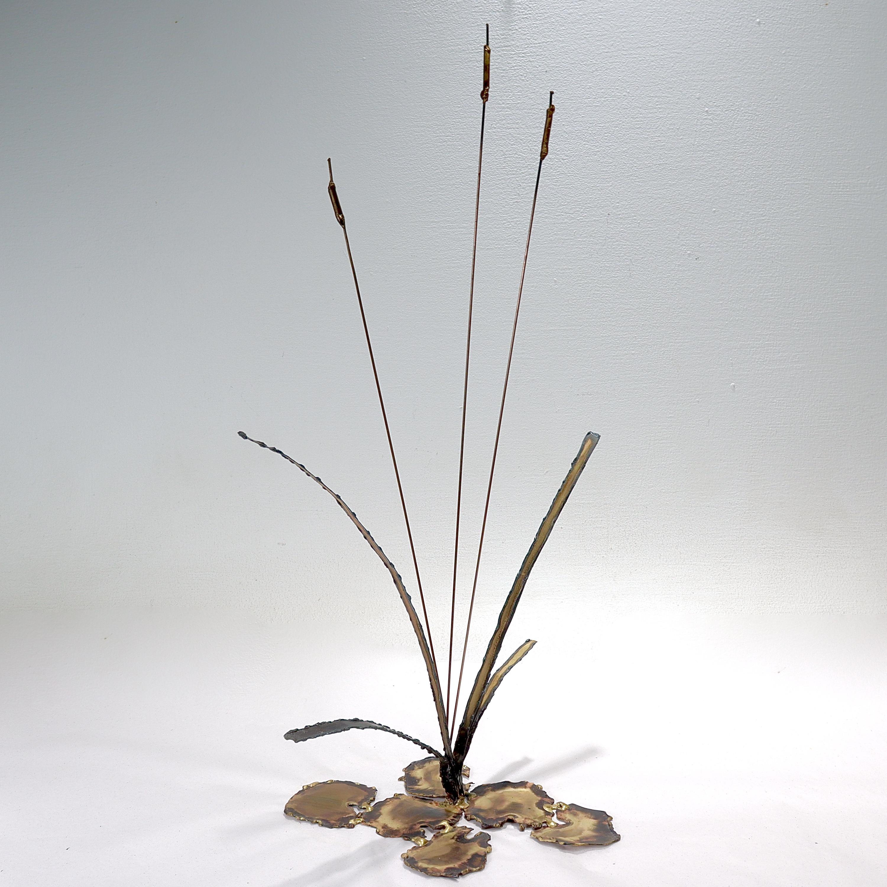 Vintage Mid-Century Modern Brass & Copper Cattails Curtis Jere Style Sculpture In Good Condition For Sale In Philadelphia, PA