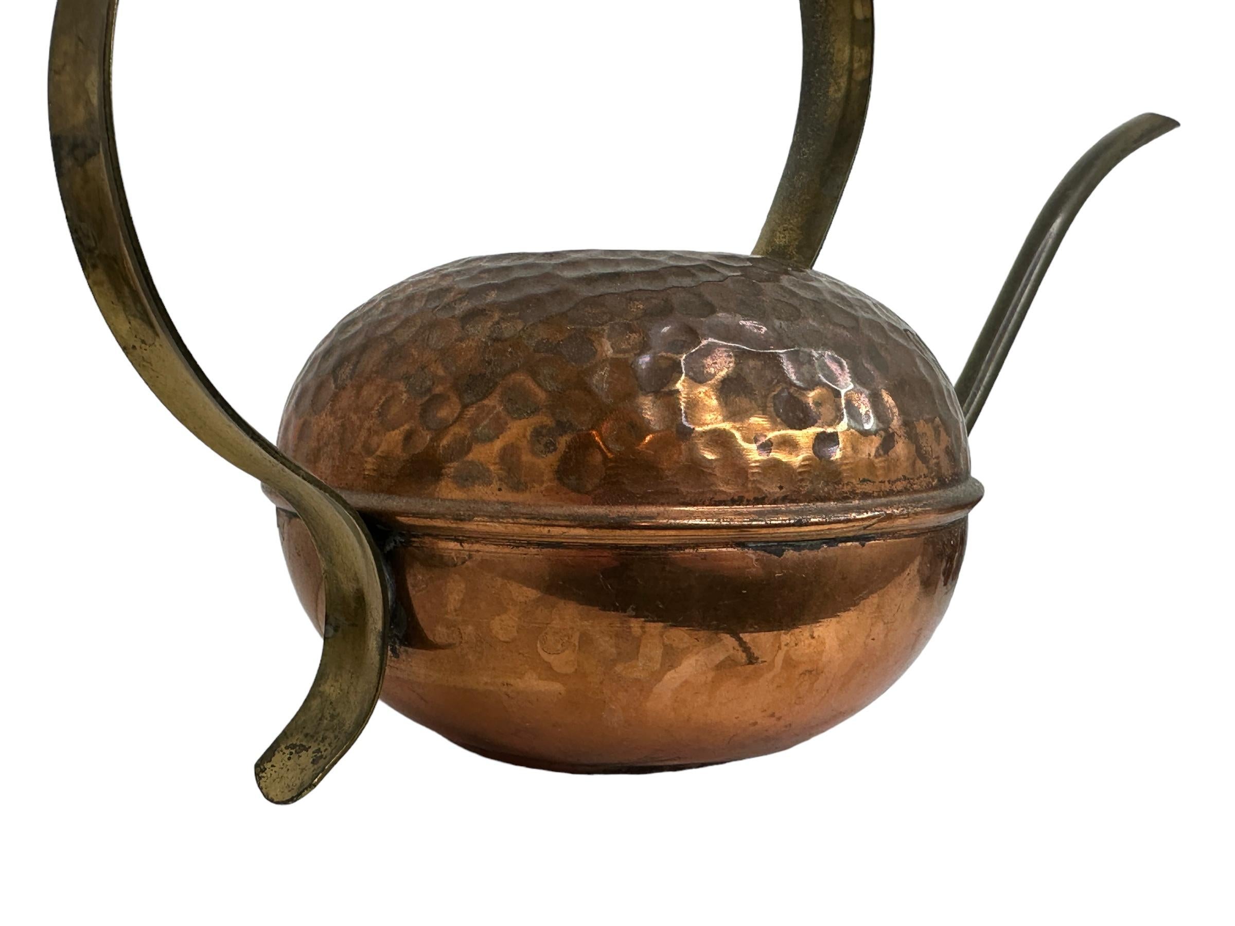 Vintage Mid-Century Modern Brass Copper Watering Can, 1950s In Good Condition For Sale In Nuernberg, DE