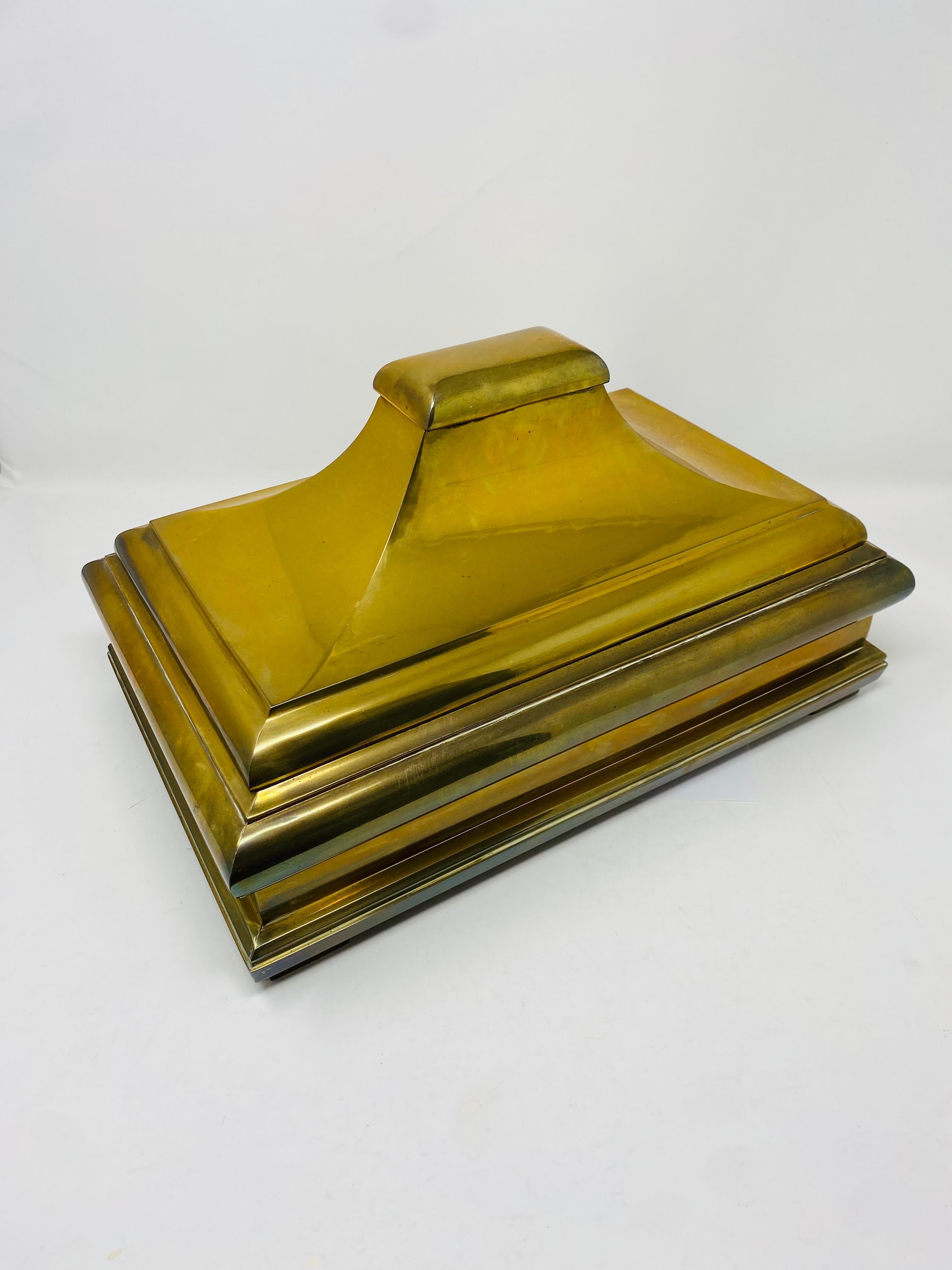 Mid-Century Modern Boîte à bijoux en laiton moderne du milieu du siècle dernier de Chapman en vente