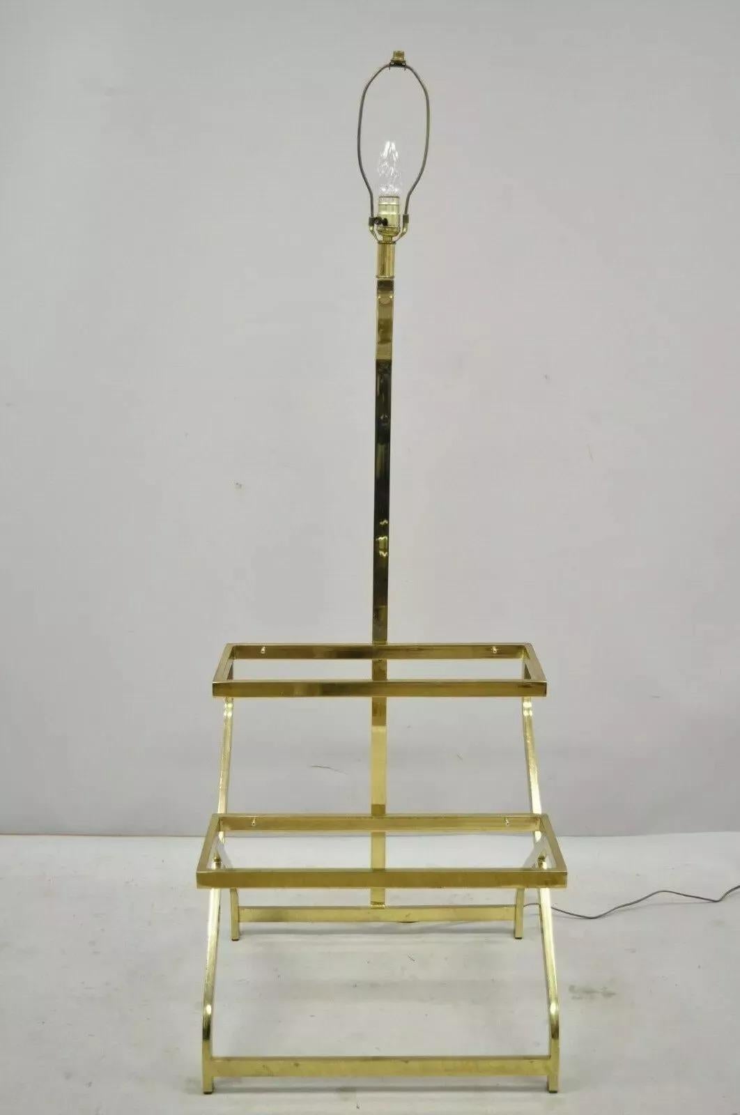 Vintage Mid Century Modern Brass Metal 2 Tier Step Up Floor Lamp End Table (Moderne der Mitte des Jahrhunderts) im Angebot