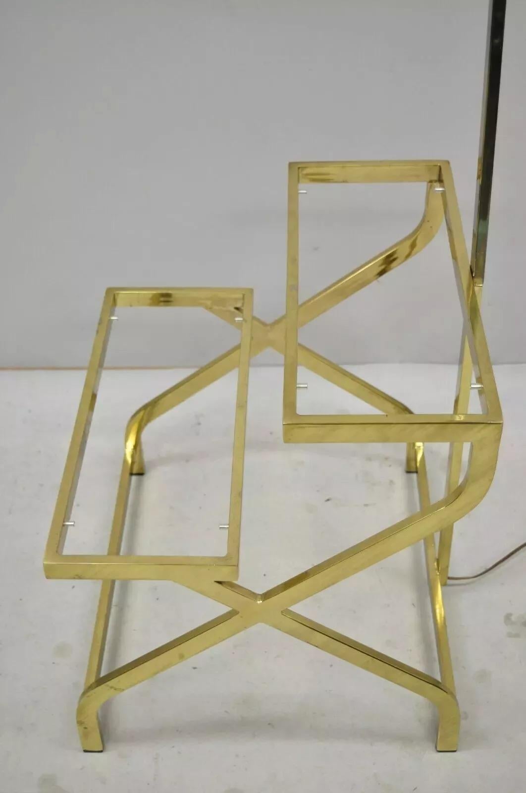 Vintage Mid Century Modern Brass Metal 2 Tier Step Up Floor Lamp End Table im Angebot 1