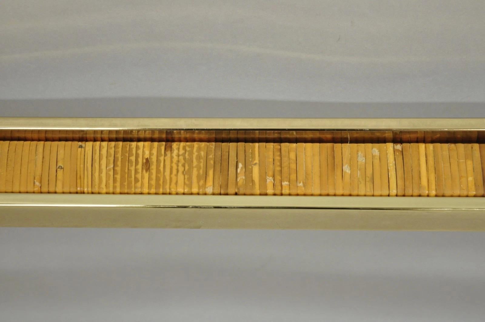 Vintage Mid Century Modern Brass Metal e Rattan Gold Console Hall Table in vendita 1