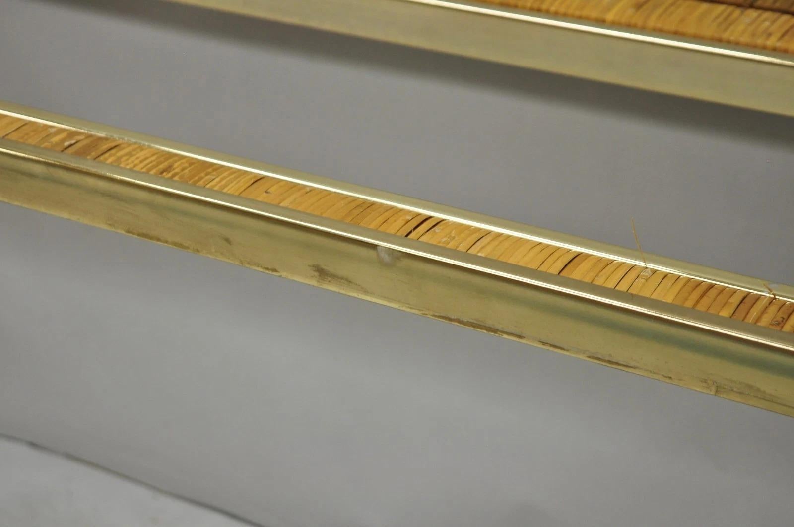 Vintage Mid Century Modern Brass Metal e Rattan Gold Console Hall Table in vendita 2