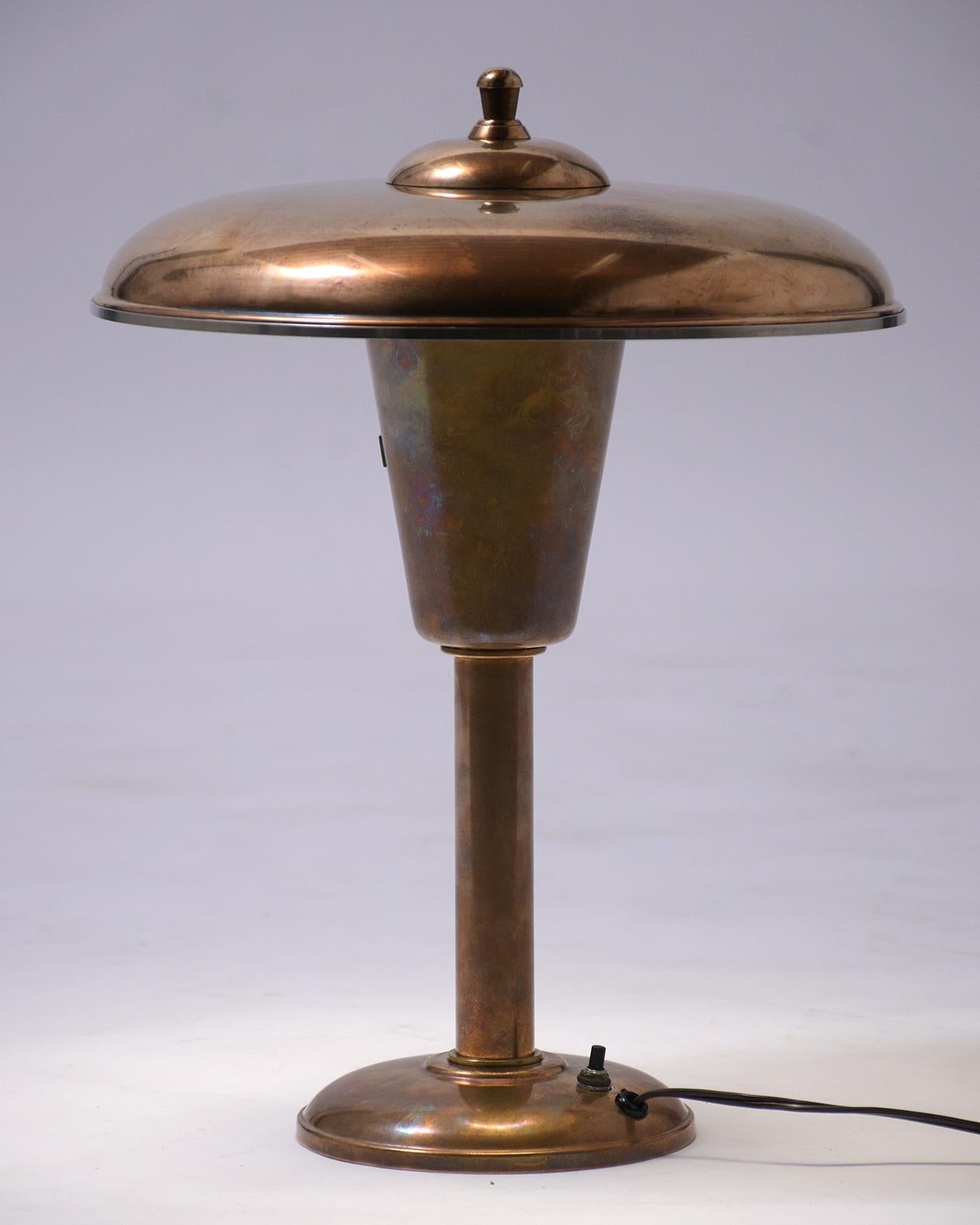 1970's Mid-Century Modern Copper Table Lamp In Good Condition For Sale In Los Angeles, CA