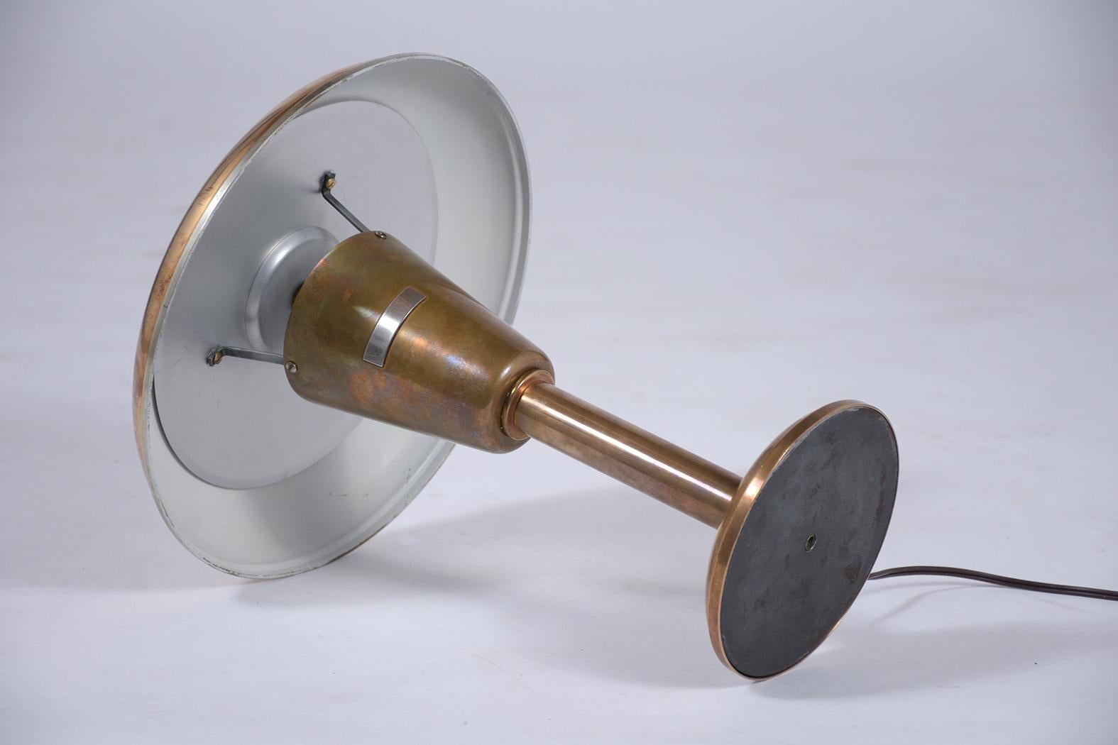 1970er Jahre Mid-Century Modern Kupfer Tischlampe (Messing) im Angebot