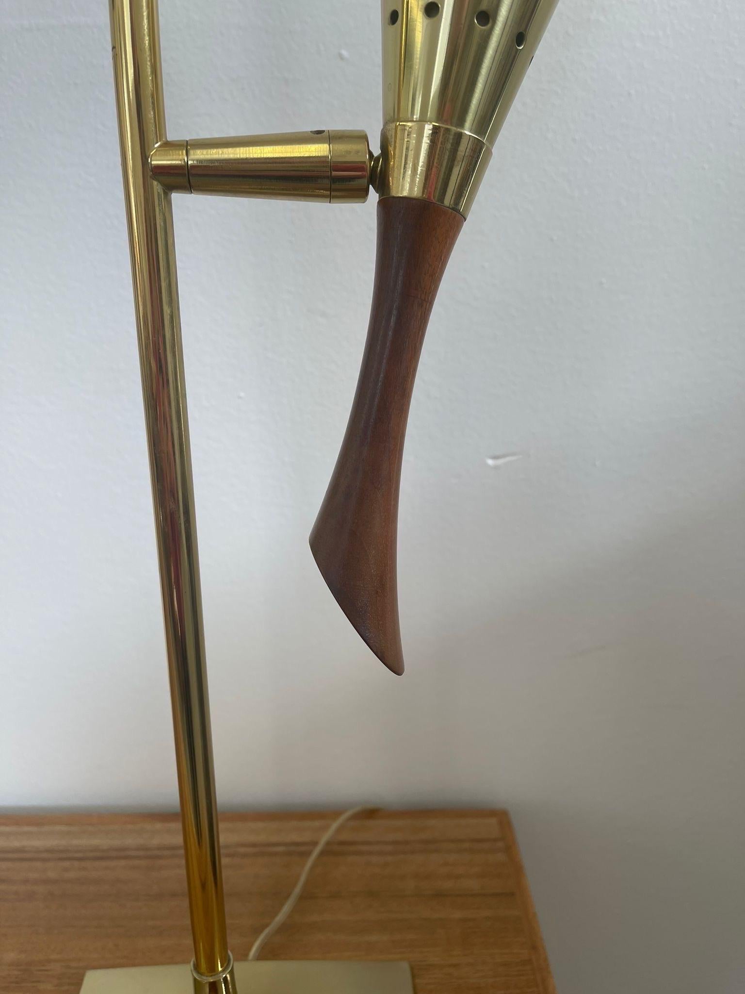 Vintage Mid Century Modern Brass Tone Atomic Shaped Lamp In Good Condition For Sale In Seattle, WA