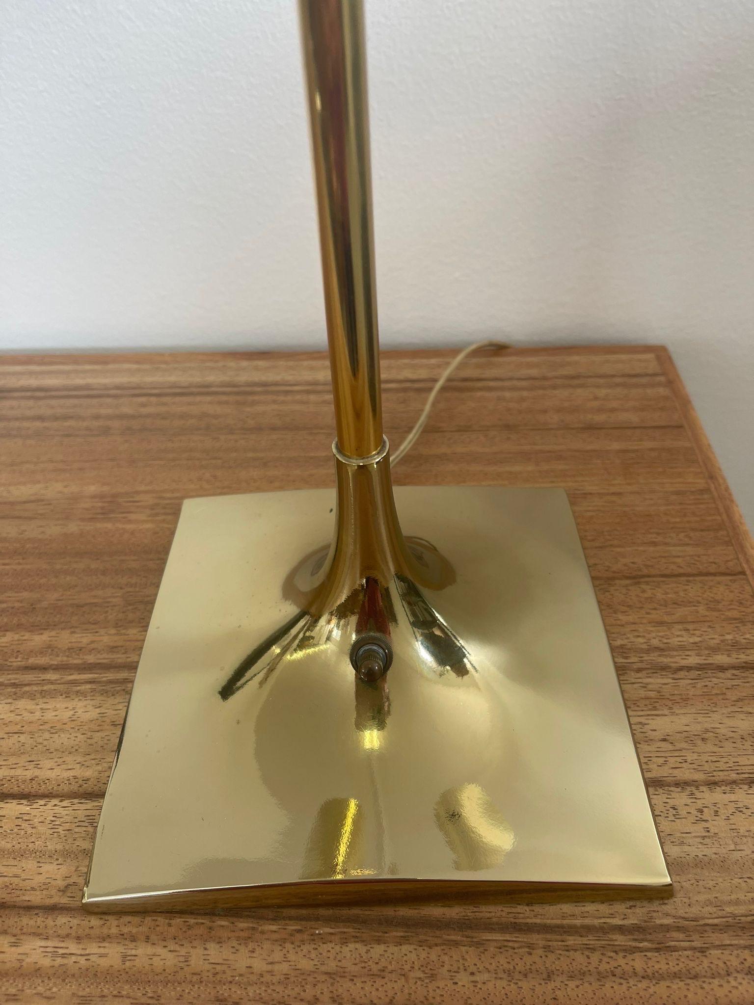 Mid-20th Century Vintage Mid Century Modern Brass Tone Atomic Shaped Lamp For Sale